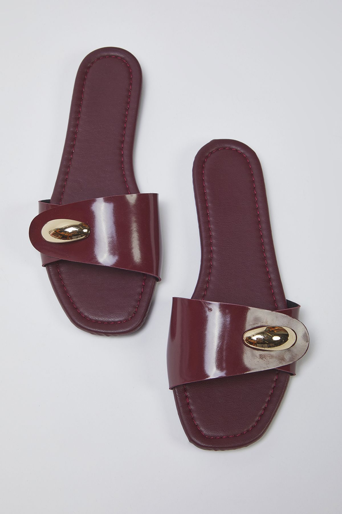 TRENDYOL SHOES Burgundowe Metalowe Zdobione Damskie Stylowe Kapcie Kobieta - 36
