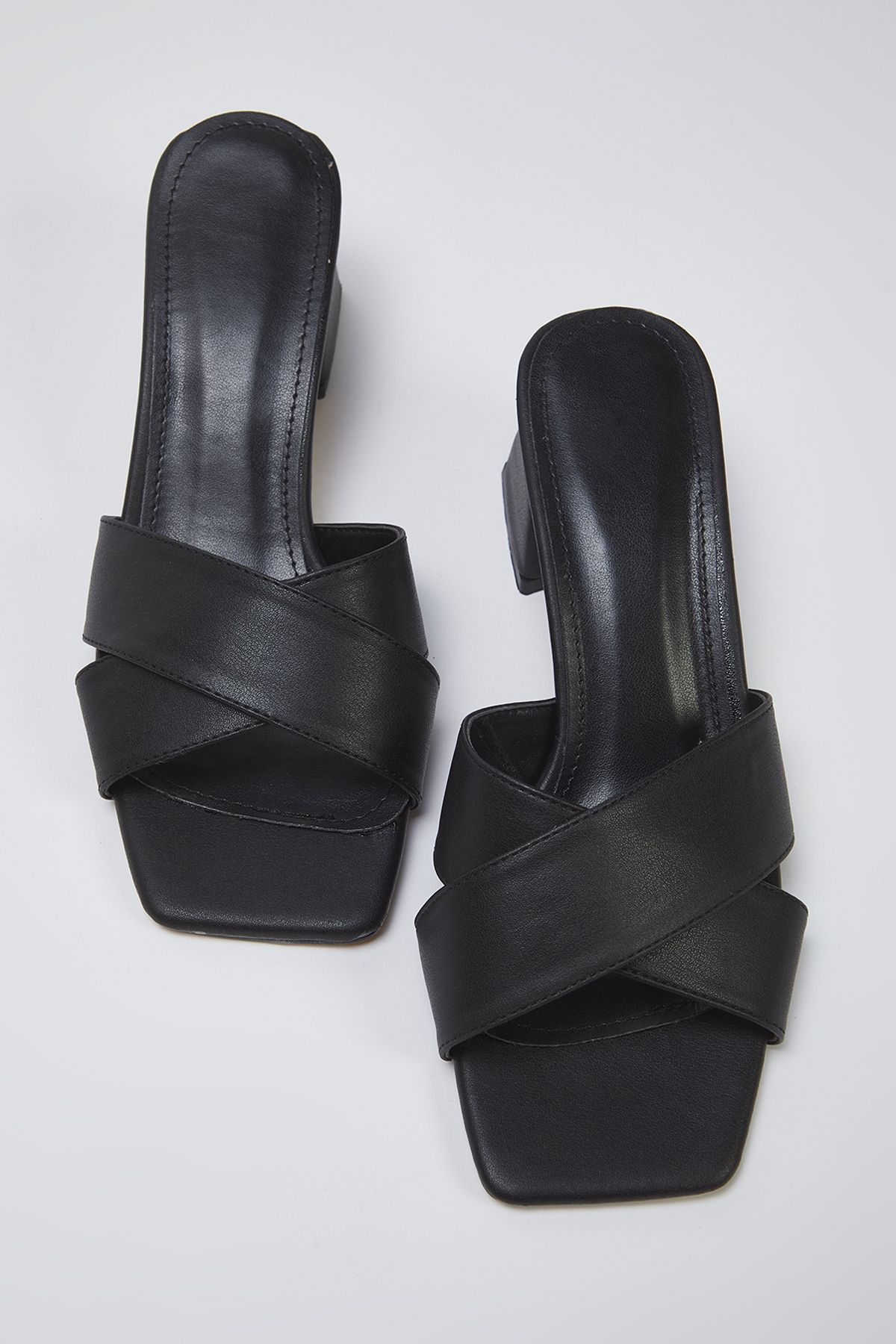trendyol-shoes-womens-high-heels