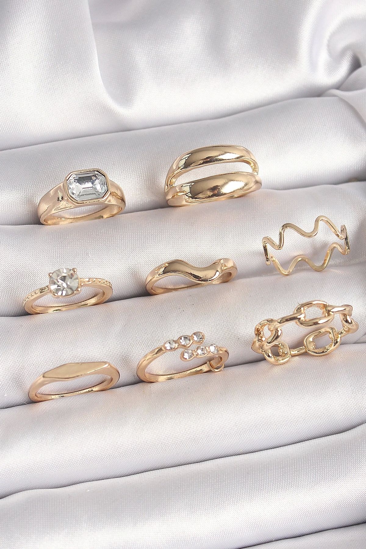 Clariss Pirinç Gold Renk Zirkon Taşlı Dalga Model Zincir Detay Kadın Yüzük Kombini