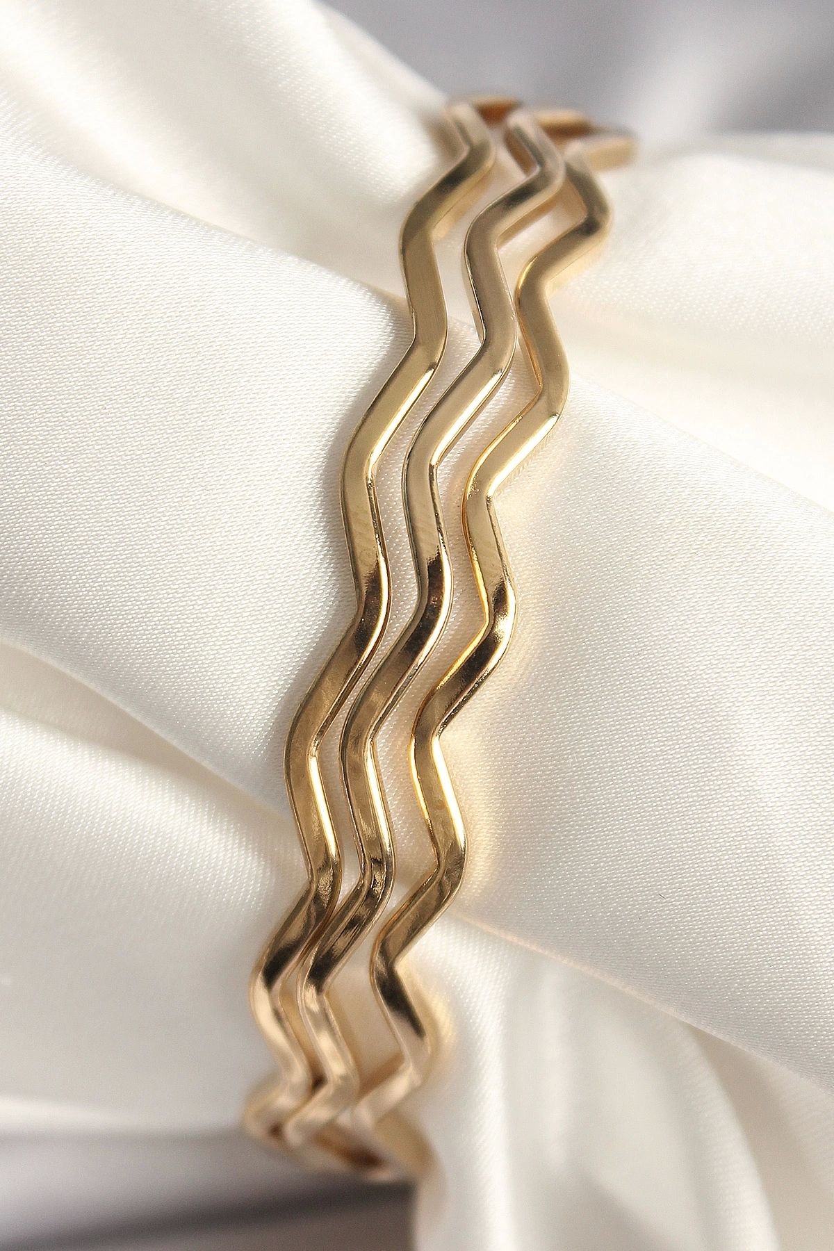Clariss 316L Çelik Gold Renk Ajda Model Kadın Bileklik