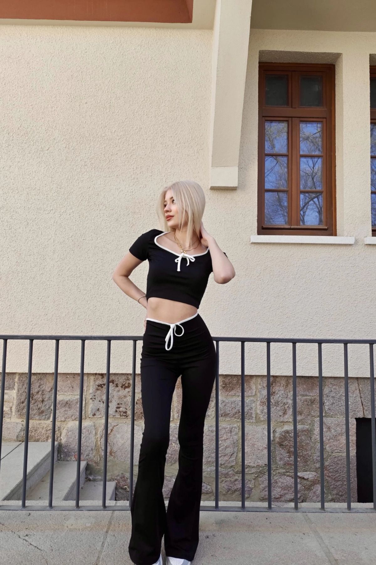 MOZENA Biyeli Bağlama Detaylı Crop Pantolon İkili Takım