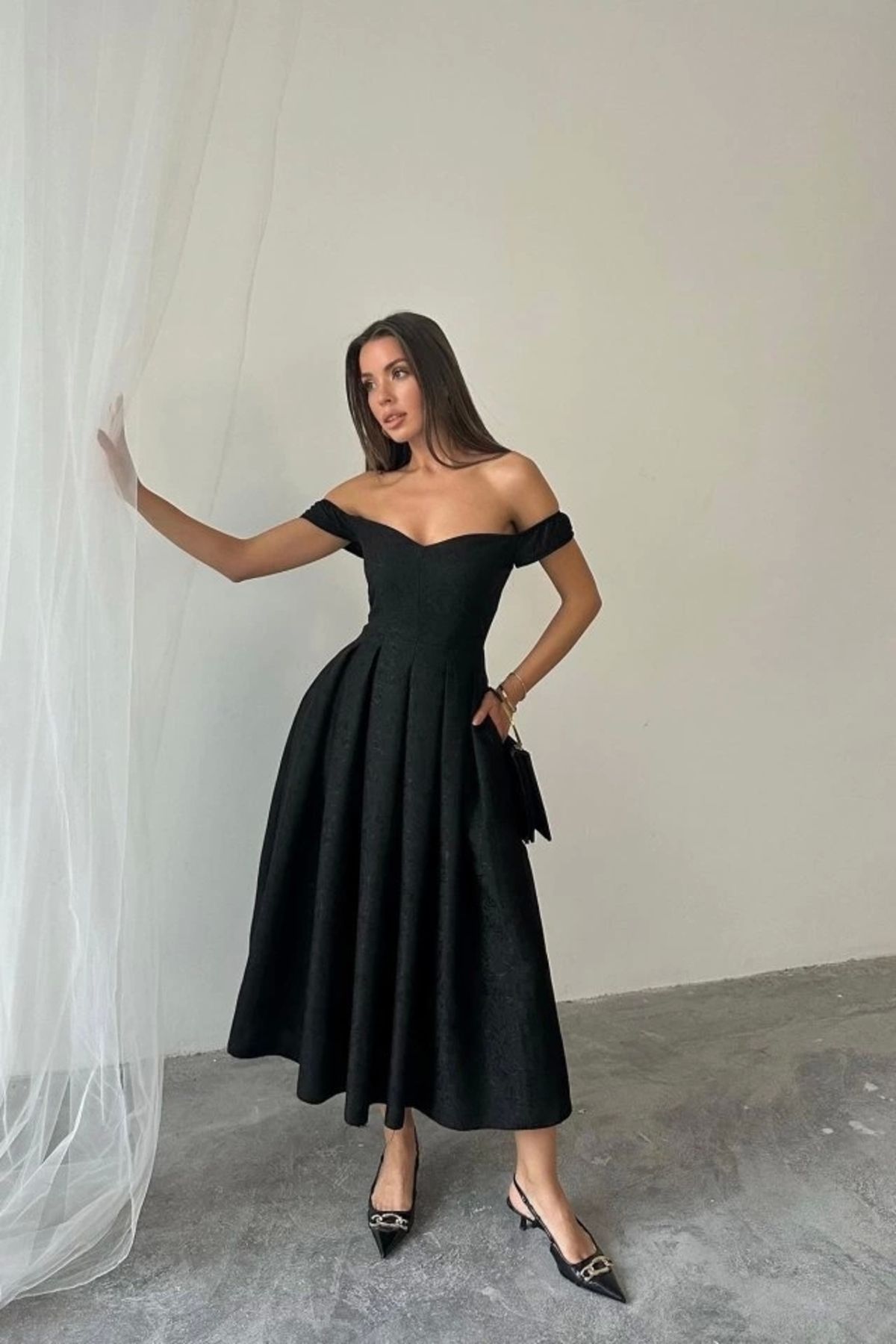 Butik Siyah Jakarlı Elbise