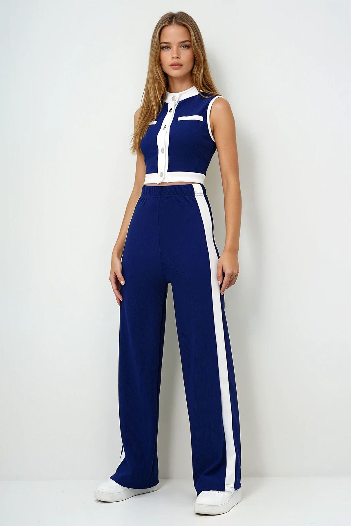 VAGGON Dik Yaka Metal Düğmeli Renk Bloklu Crop Bluz Ve Palazzo Pantolon Takım