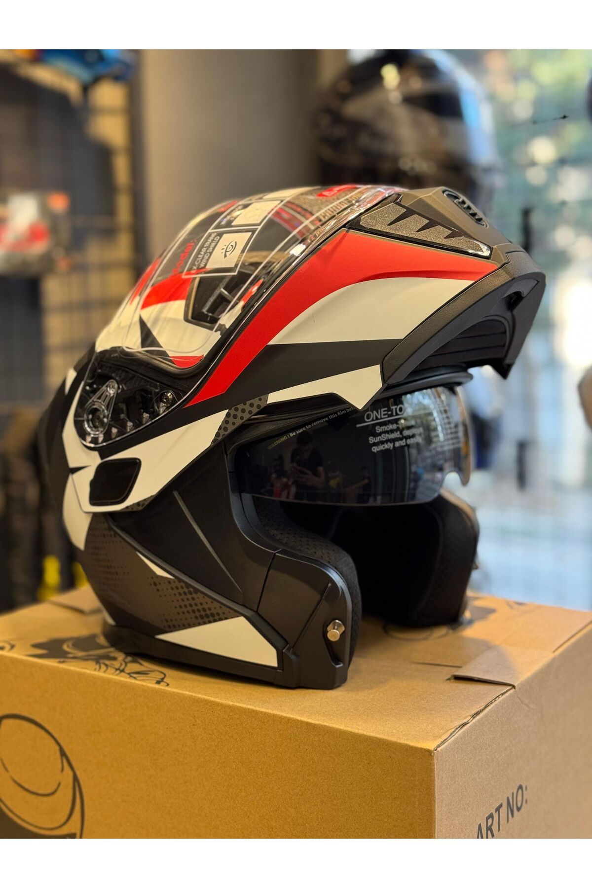 JK AKKUŞ MOTOSİKLET JK MATT BLACK WITH RED DECAL YENİ MODEL ÇENE AÇILIR GÜNEŞ GÖZLÜKLÜ