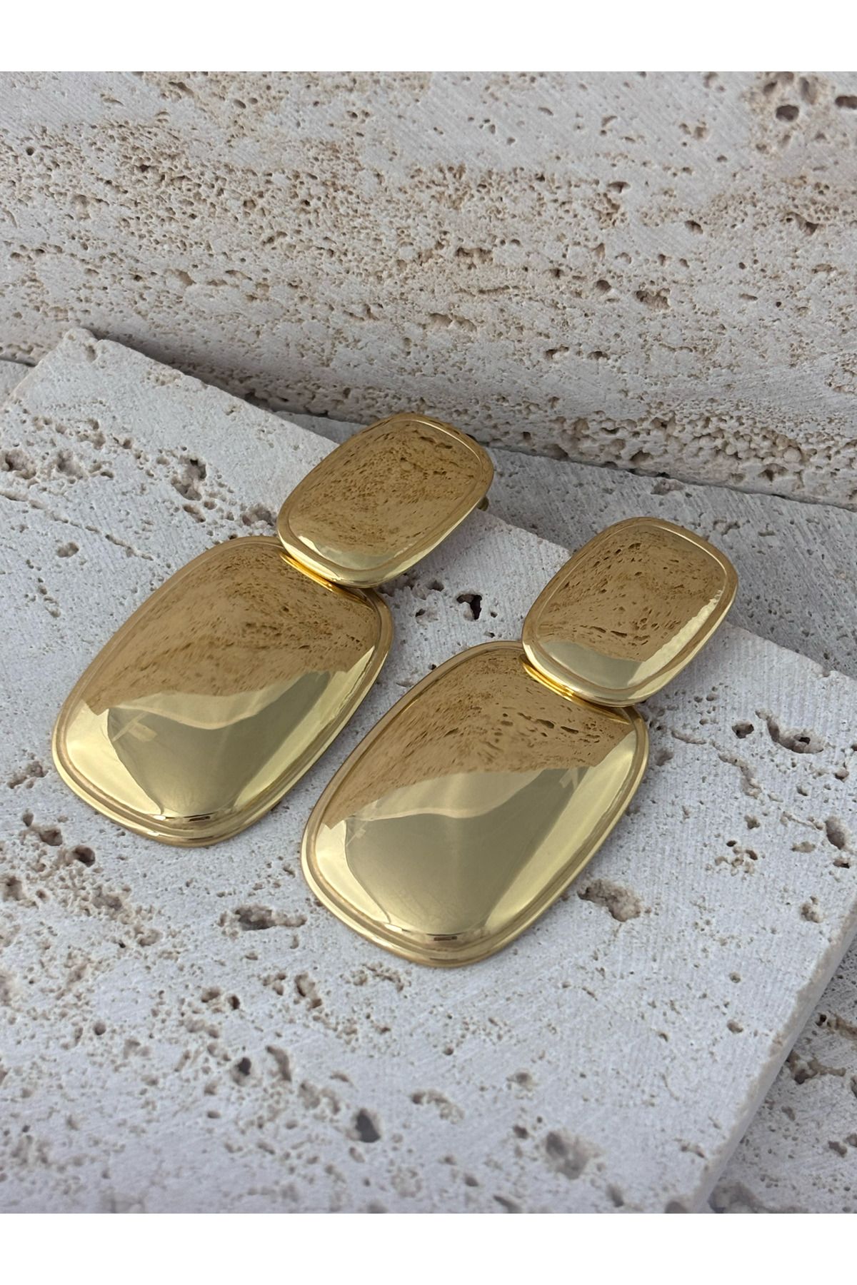 EleganceEssence Modern Frame Dikdörtgen Çivi Küpe