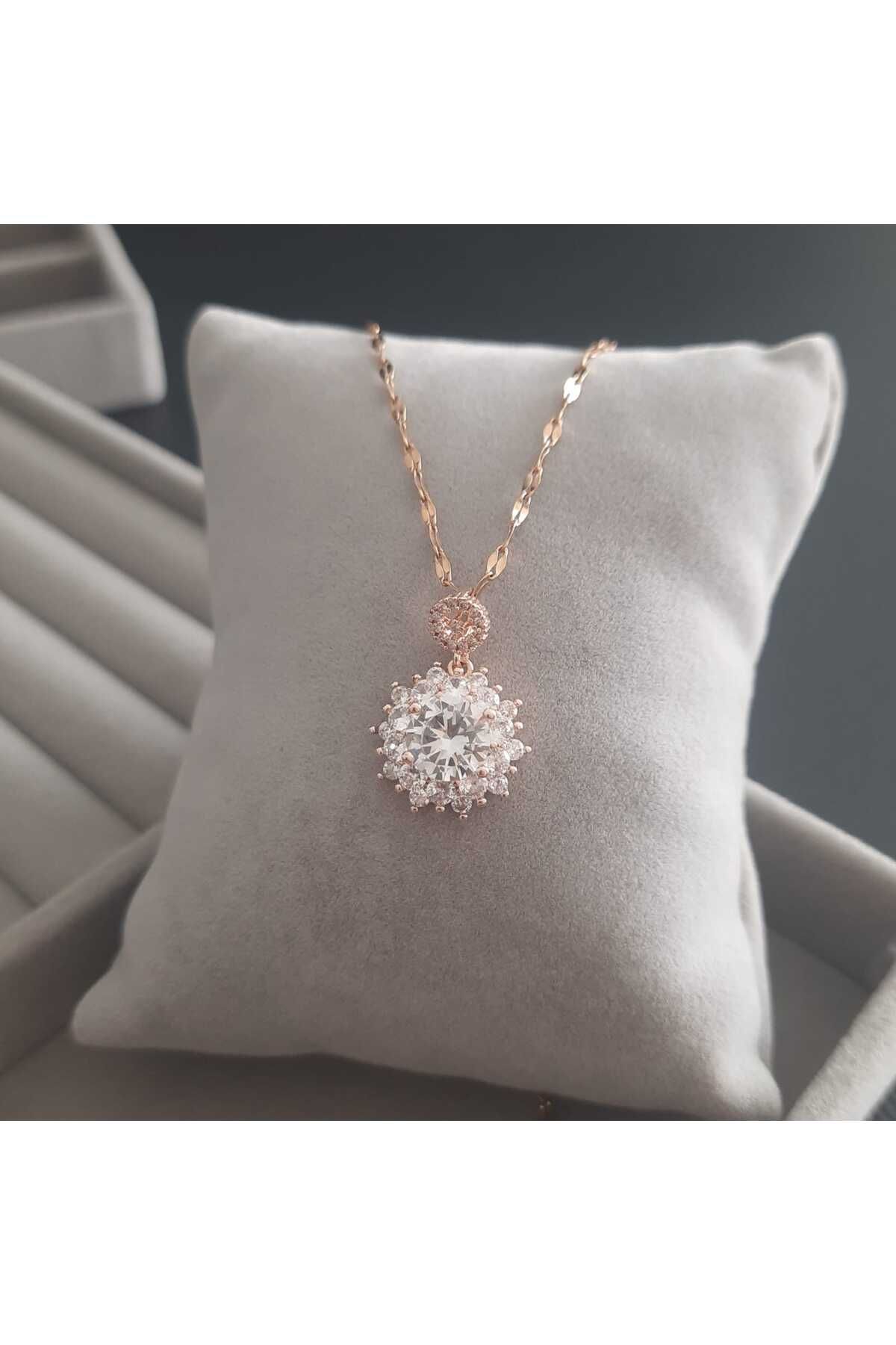 Betül Çekiç Çelik Rose Renk Tasarım Taşlı Kadın Kolye