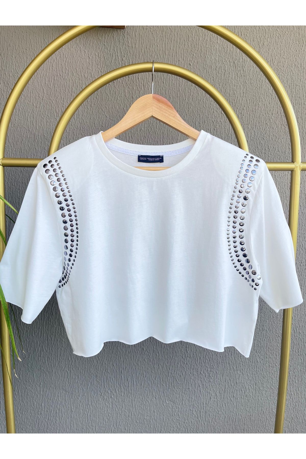 Butik Vatkalı Zımba Detaylı Crop Oversize Tshirt
