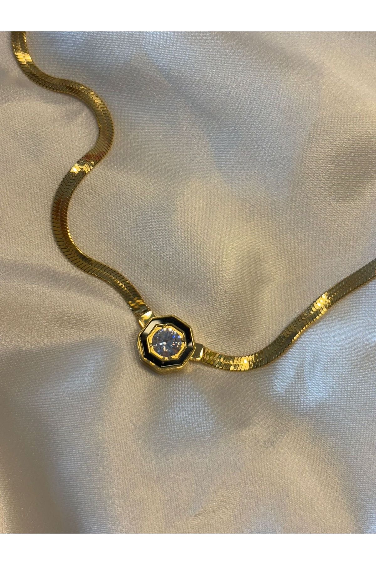 Onsiletişim LOTUSBYBUKET kararmaz çelik gold siyah mineli serenay kolye