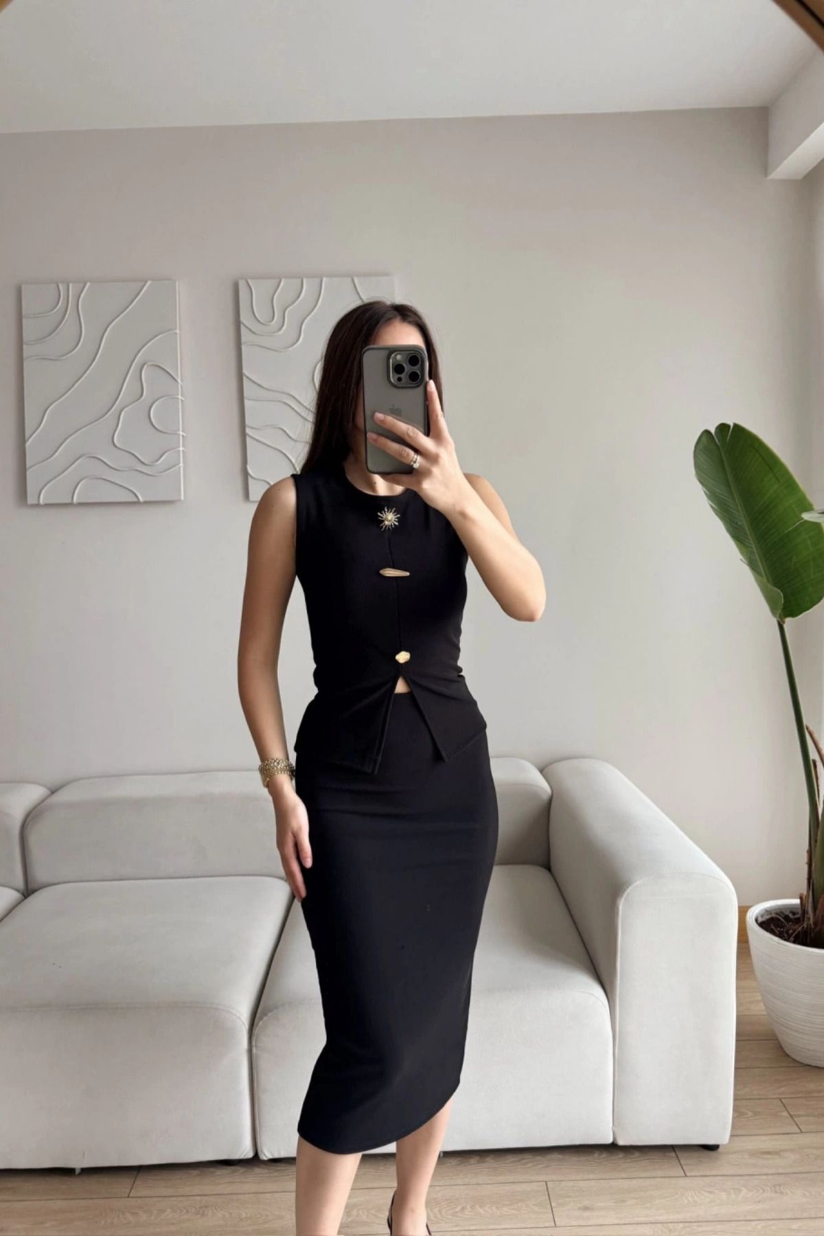 MOZENA Broş Detaylı Etekli Takım
