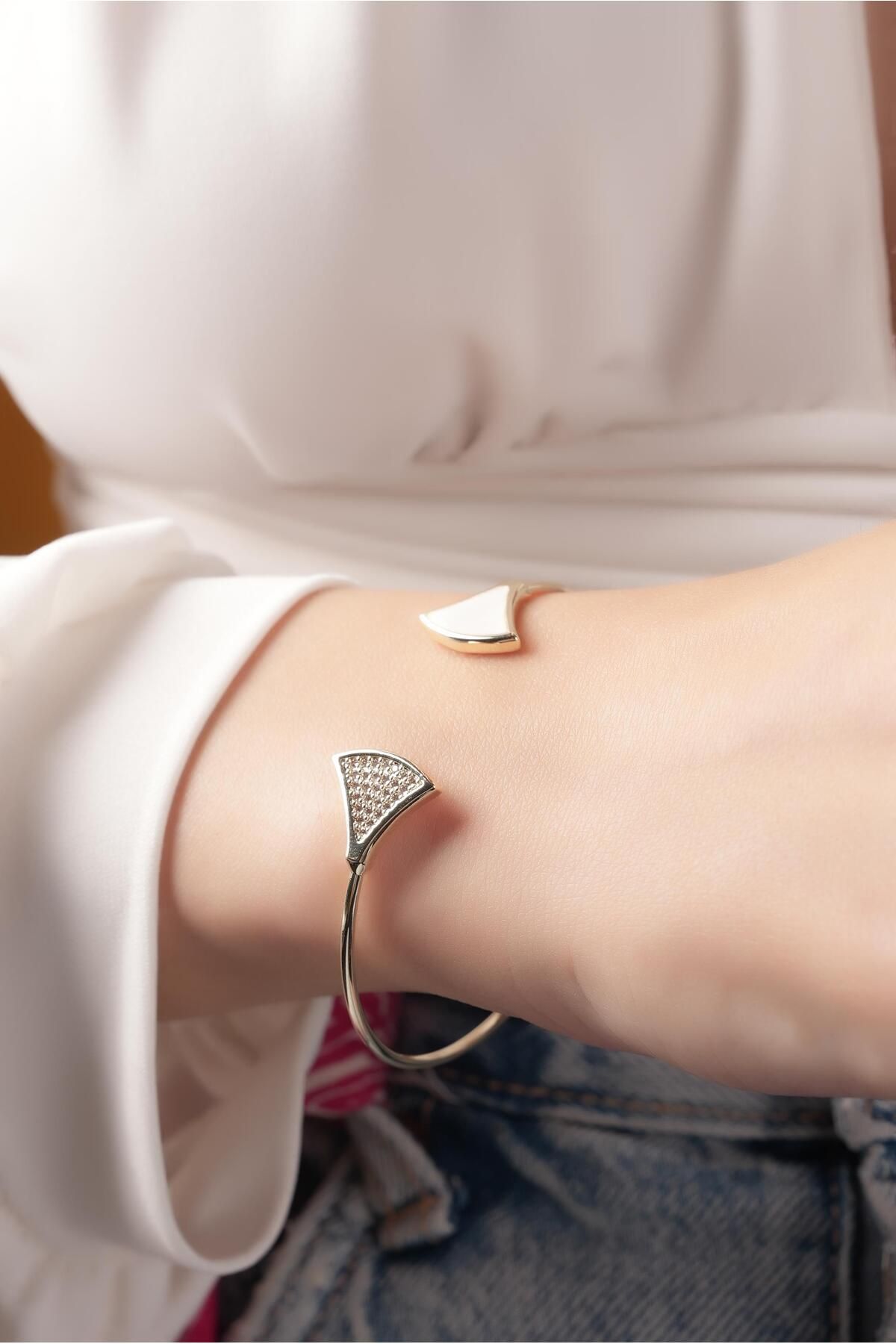 Çlk Accessories Premium Mineli Üçgen Kelepçe Bileklik 70900