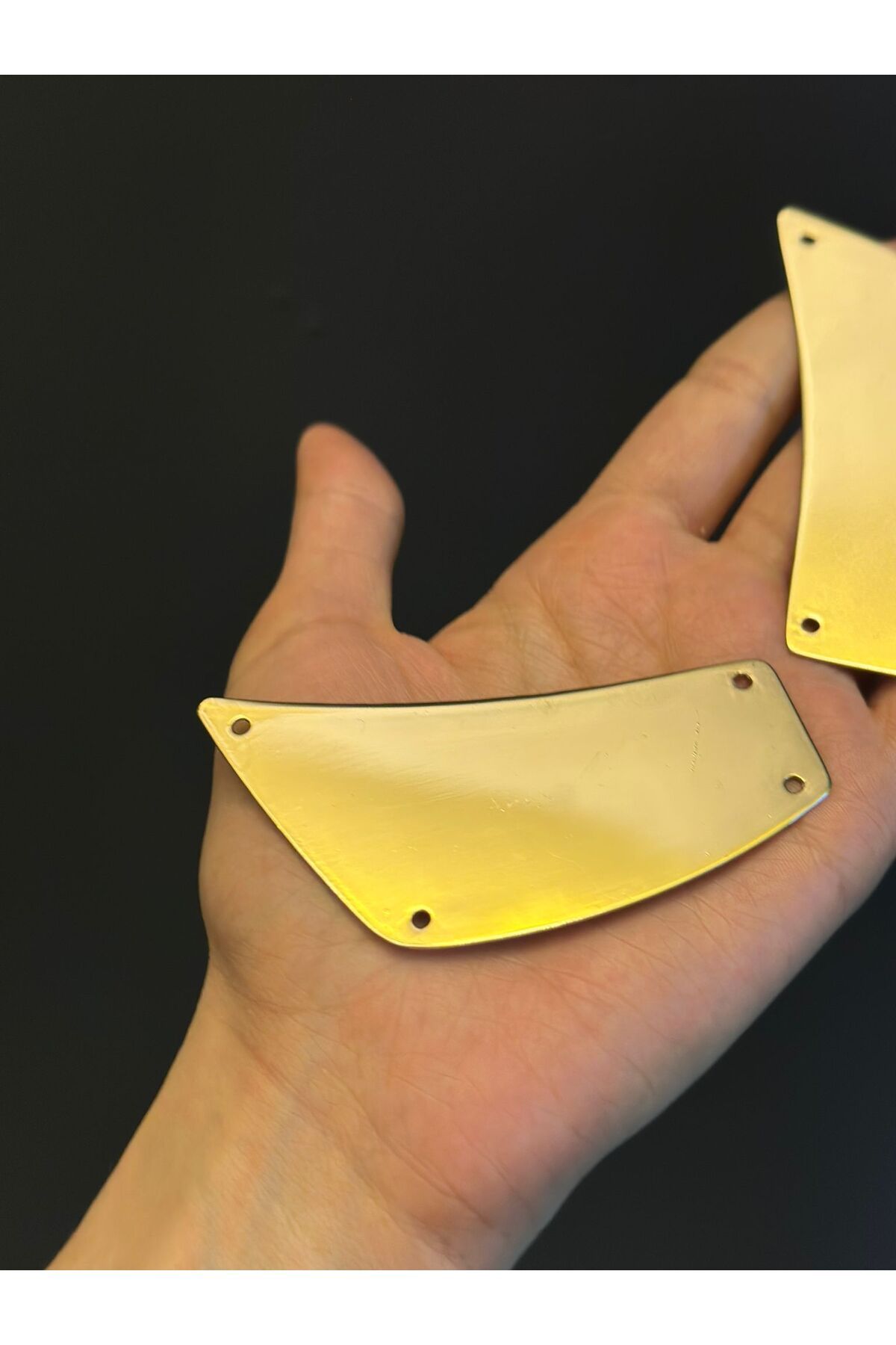 Gönülden Tasarım ALTIN SARI ÇELİK DİKİŞ GİYİM YAKA AKSESUARI 9X5 CM
