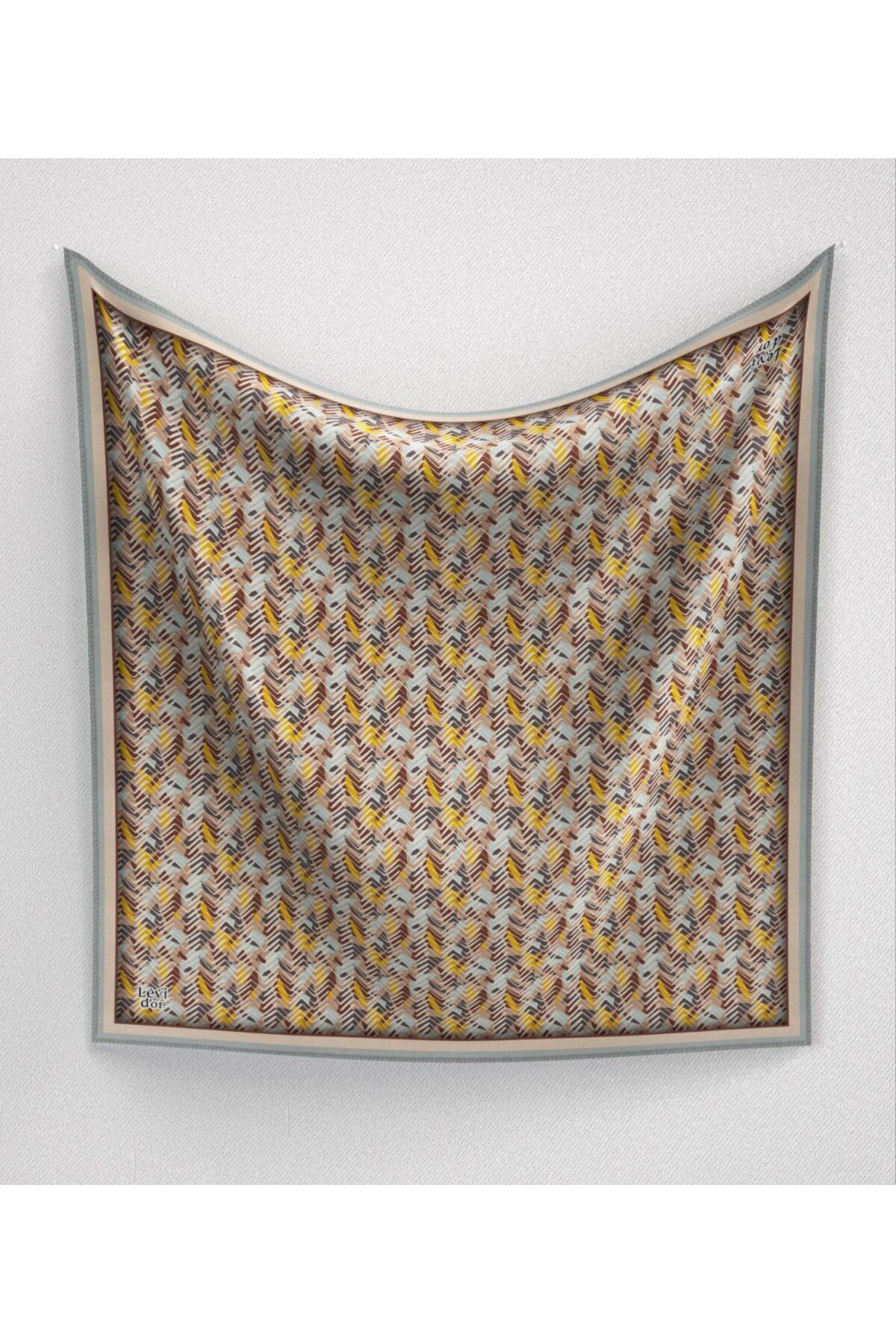 Levidor-Geometric Zigzag Pattern Sparkling Crystal Scarf 3