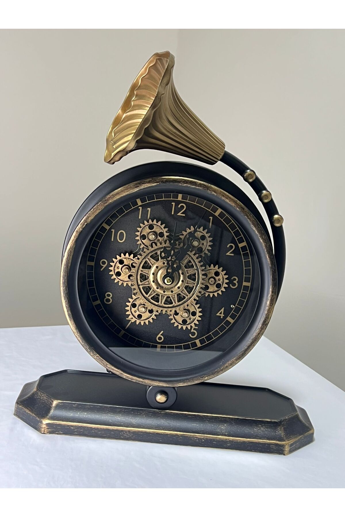 MİSALON DEKORATİF ŞIK GRAMOFON GÖRÜNÜMLÜ ÇARKLI MASA SAATİ