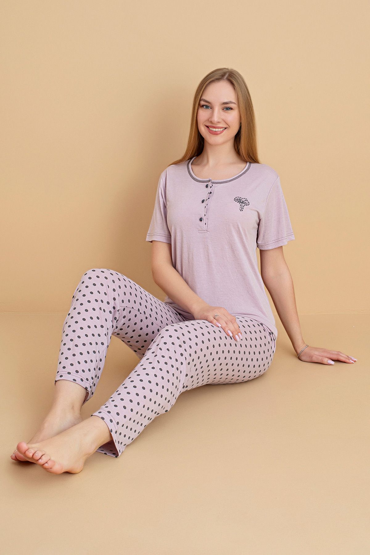 Fulla Moda Büyük Puantiye Desenli Kısa Kol Pijama Takımı