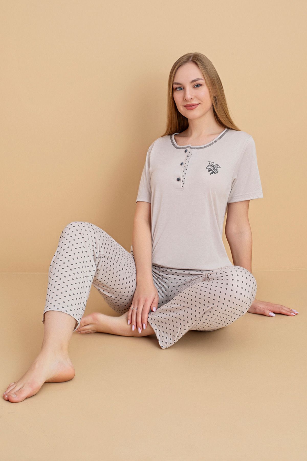 Fulla Moda Küçük Puantiye Desenli Kısa Kol Pijama Takımı