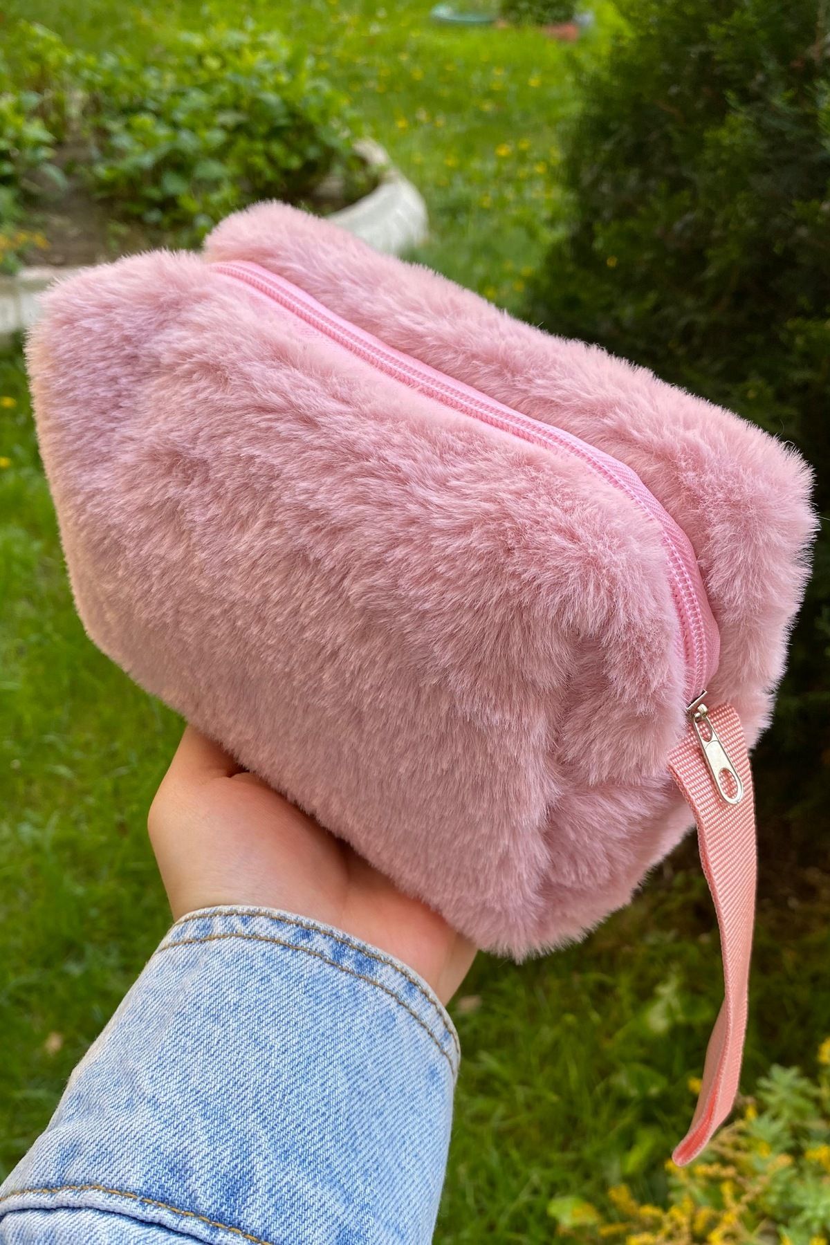 synee Peluş Makyaj ve Seyahat Çantası