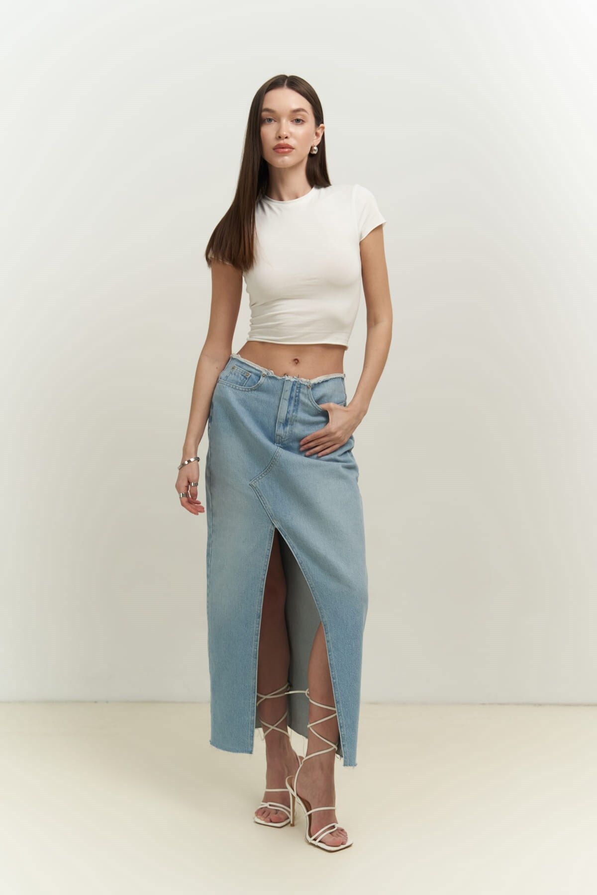 MAİ COLLECTİON-El Amor Weißes Crop Top aus gekämmter Baumwolle 5