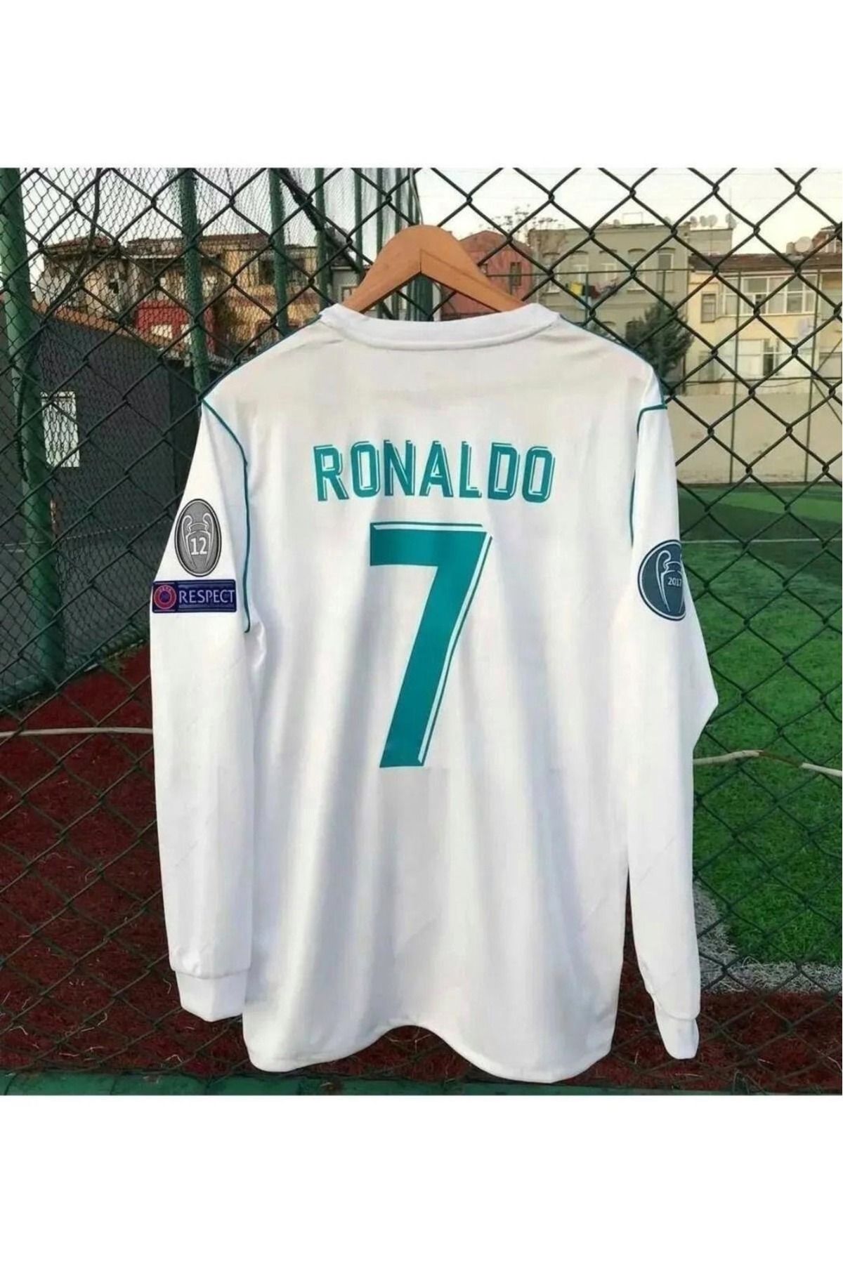 jabuka R.E.A.L M.A.D.R.İ.D KİEV FİNALİ CRİSTİANO RONALDO UZUN KOL YETİŞKİN FORMASI