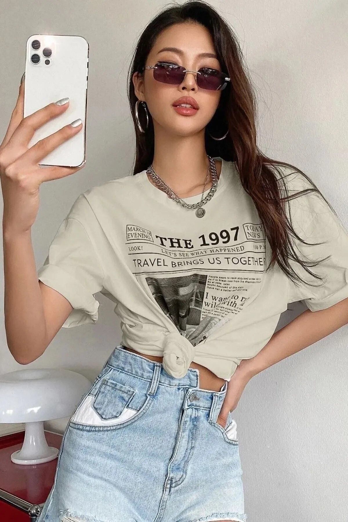 NEMESA Kadın Gazete Baskılı Oversize Düşük Kol Bisiklet Yaka T-shirt