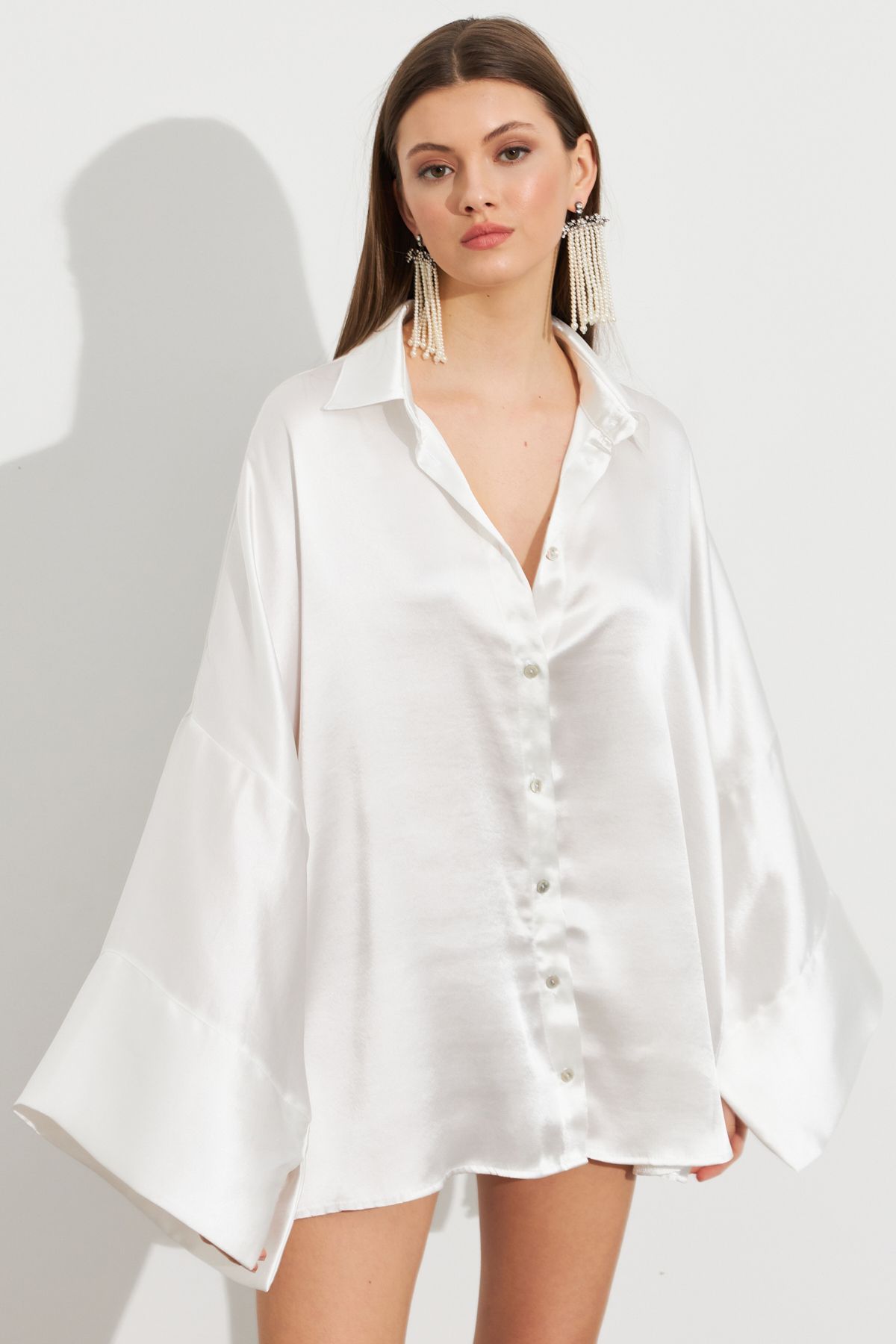 Cool & Sexy Kadın Beyaz Oversize Gömlek ROP106