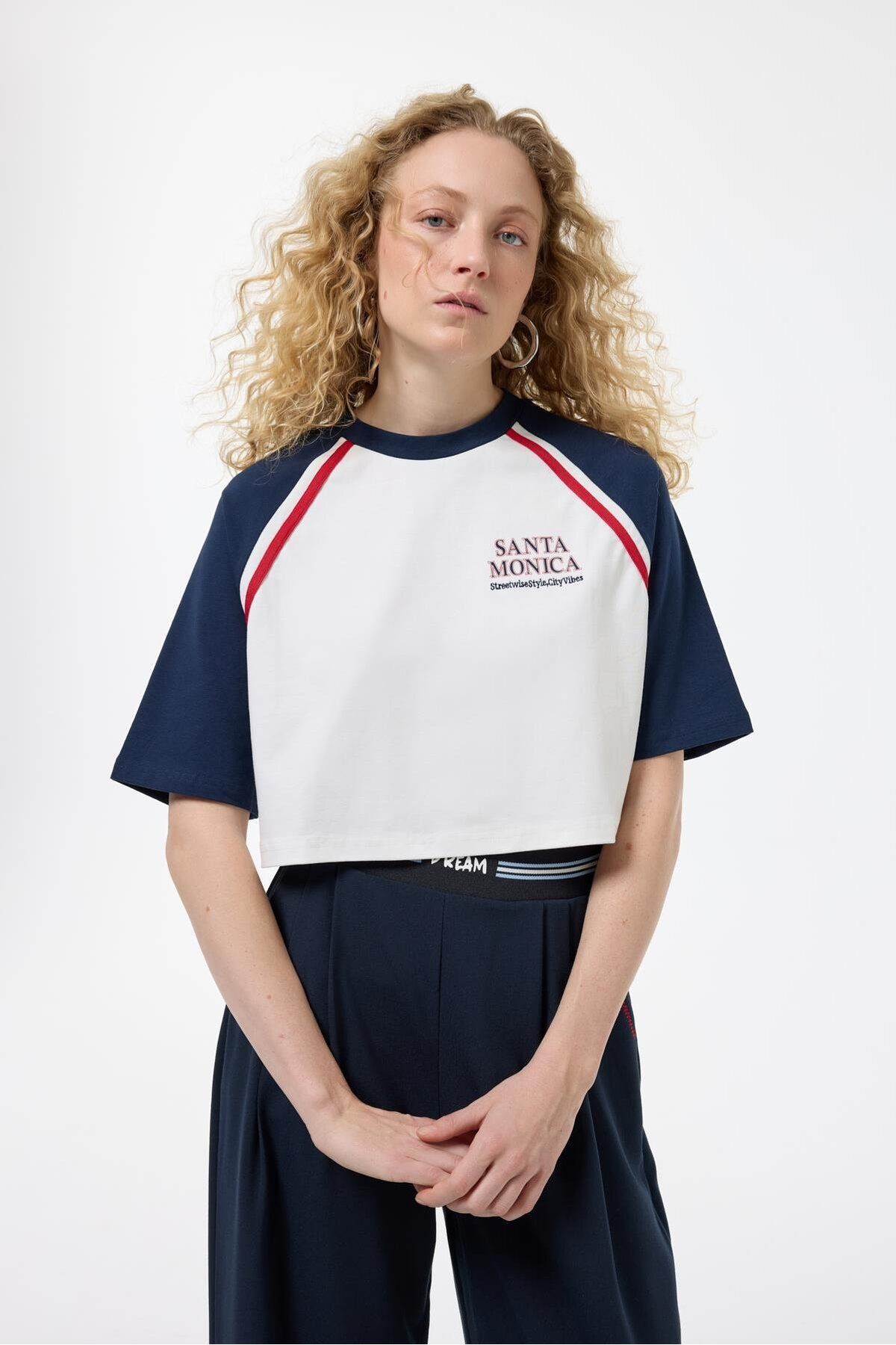Quzu Baskı ve Tiktak Detaylı T-shirt Ekru