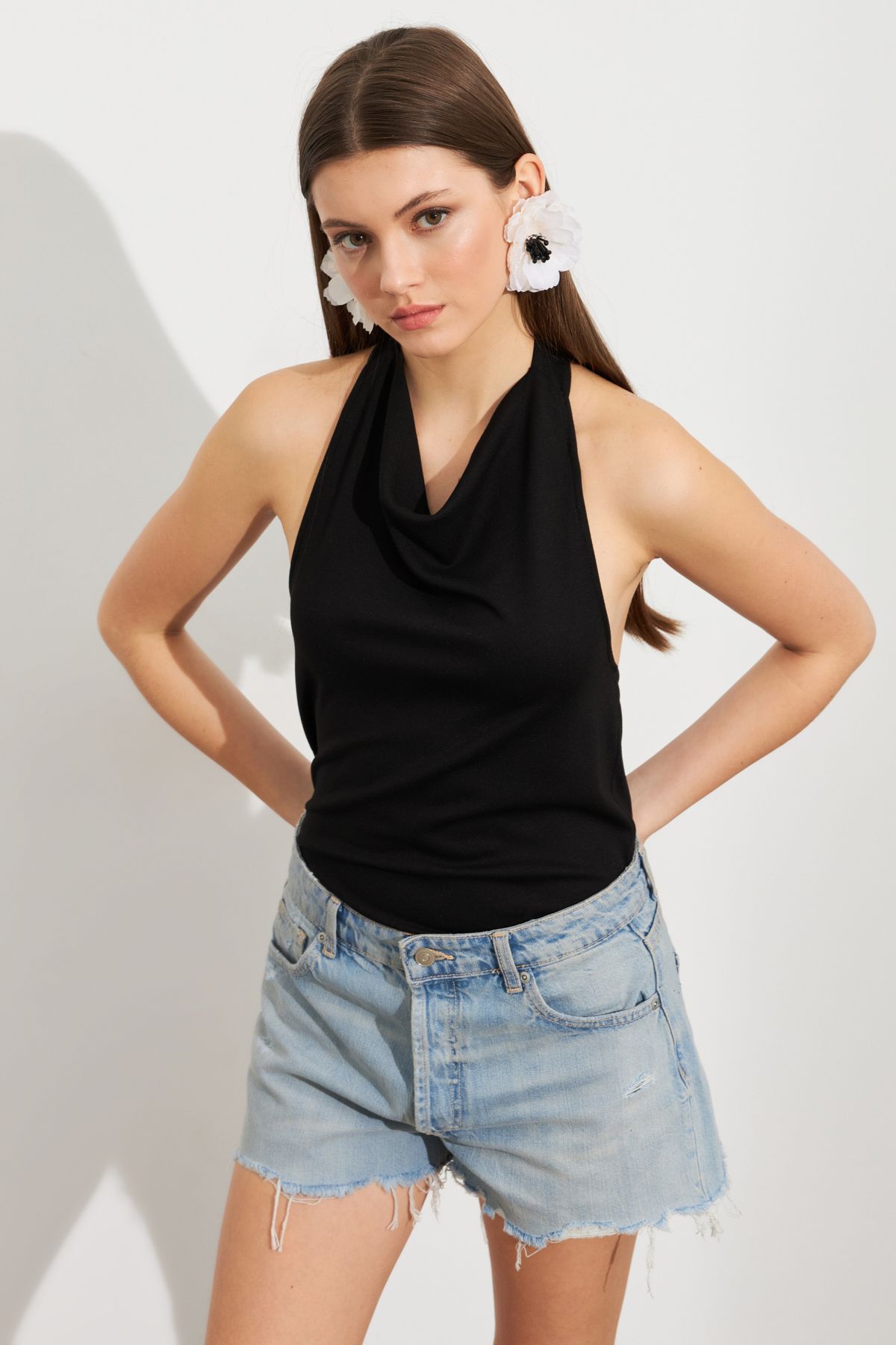 Cool & Sexy Kadın Siyah Sırt Dekolteli Halter Yaka Bluz AYD412