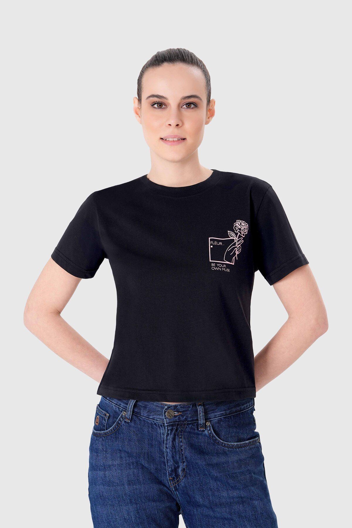 UNIQVIBE Organik Pamuk Siyah Kadın Baskılı Crop Tişört