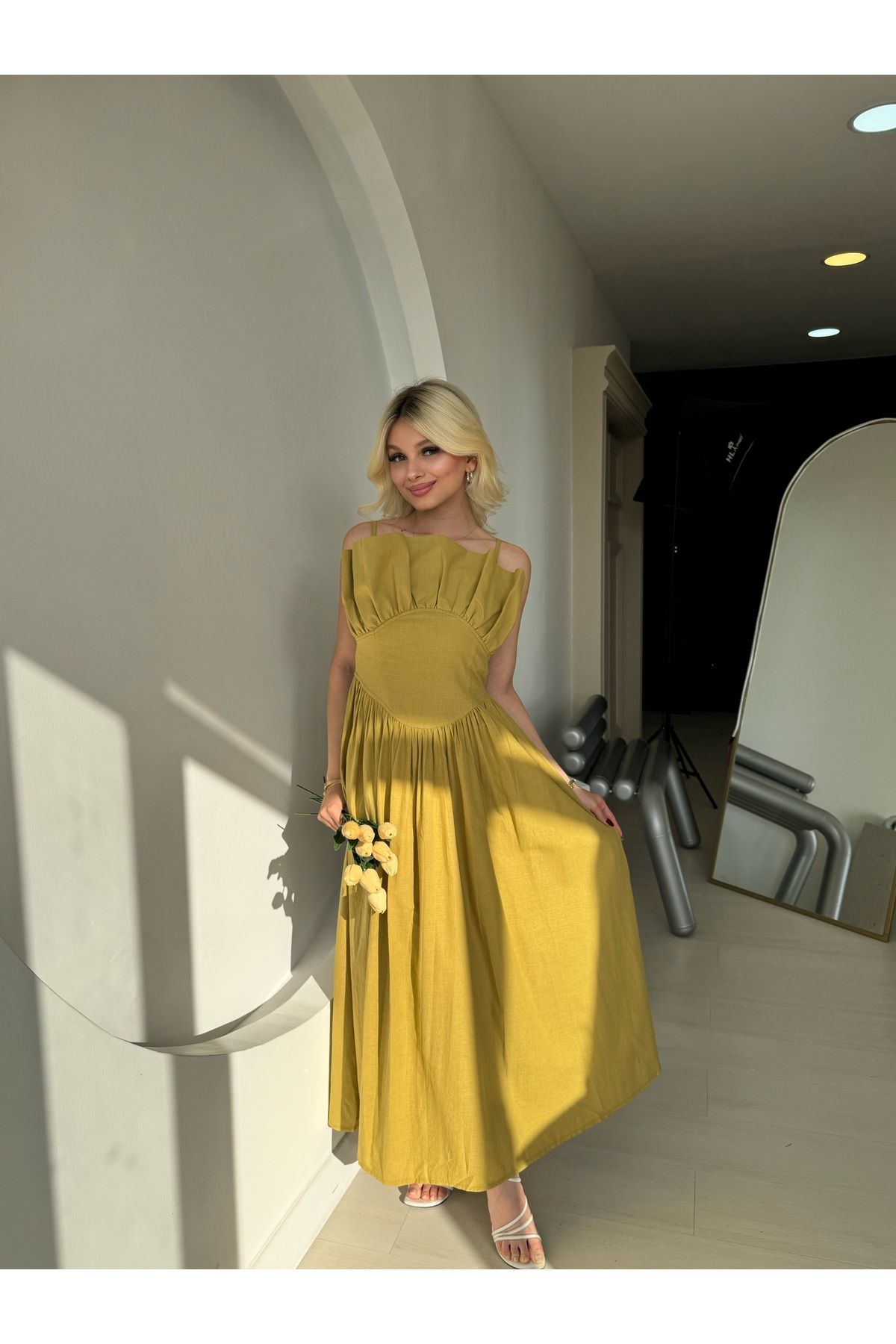 FEHUBLOOM Hardal Rengi Kıvrımlı Büstiyer Yaka Midi Elbise