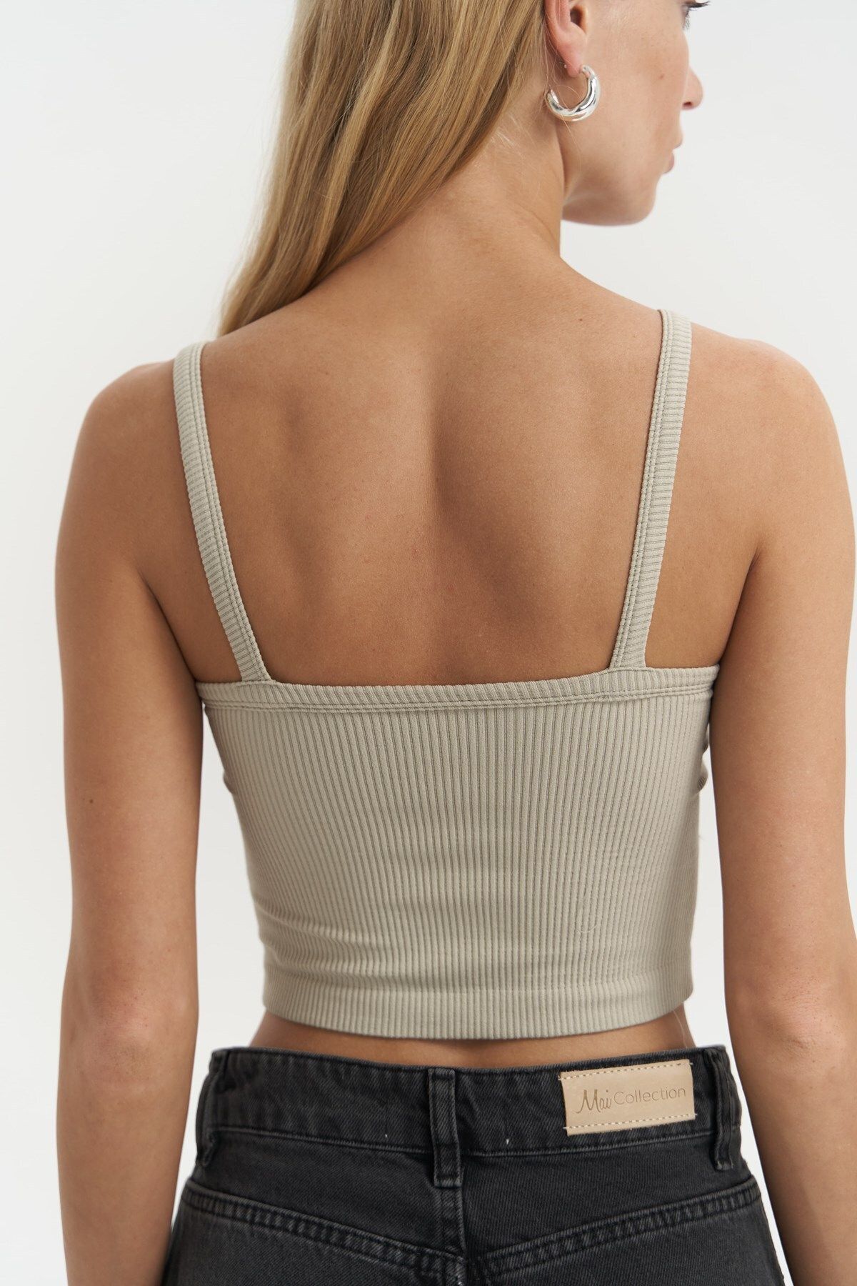 MAİ COLLECTİON-Noam Soft Khaki Detaliu frontal Crop cu nervuri 4