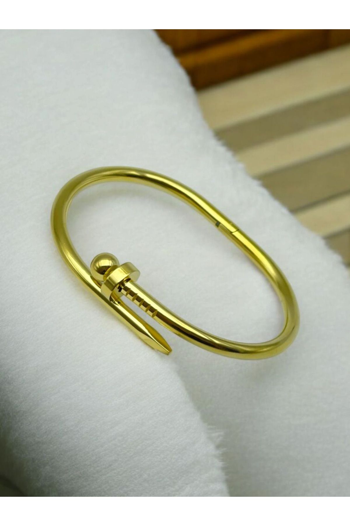 XUPING JEWELRY Çivi detaylı gold Çelik bileklik