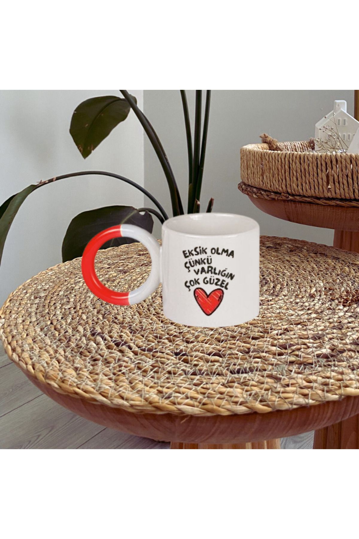 designard Özel Tasarım Kalpli Halka Kulplu Porselen Kupa