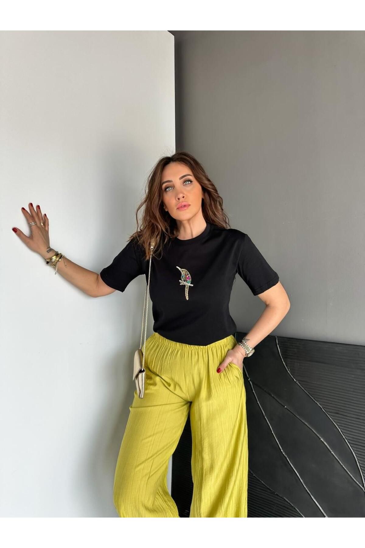 Zerrincan Giyim Siyah Renkli Taşlı Kuş Figürlü Tshirt