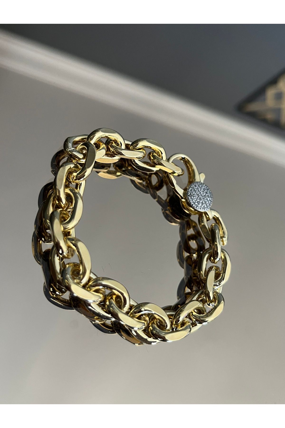 FASHİON JEWELRY 14 K Kalın Zincir Kilit Kısmı Taşlı VİP Bileklik
