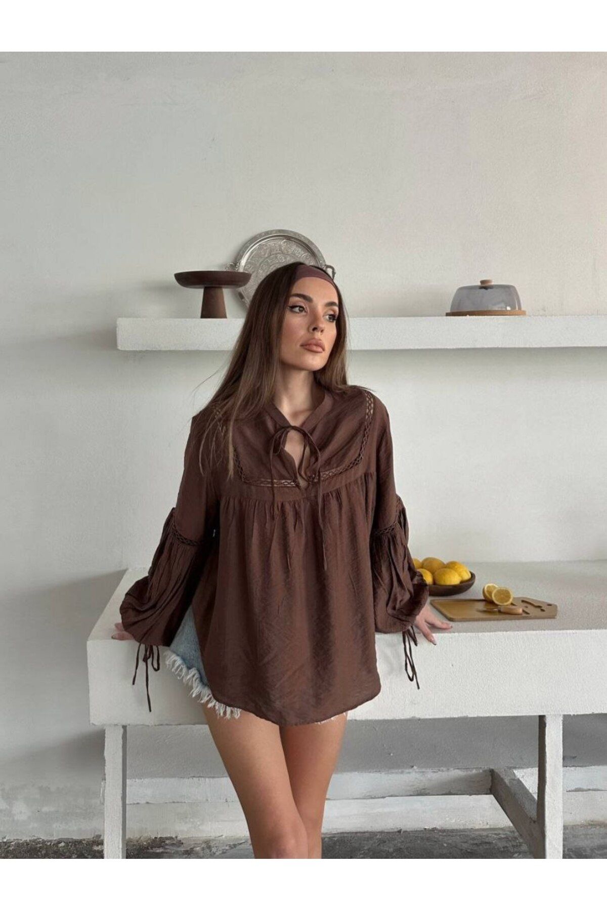 MODA NAKIŞ DETAYLI BLUZ