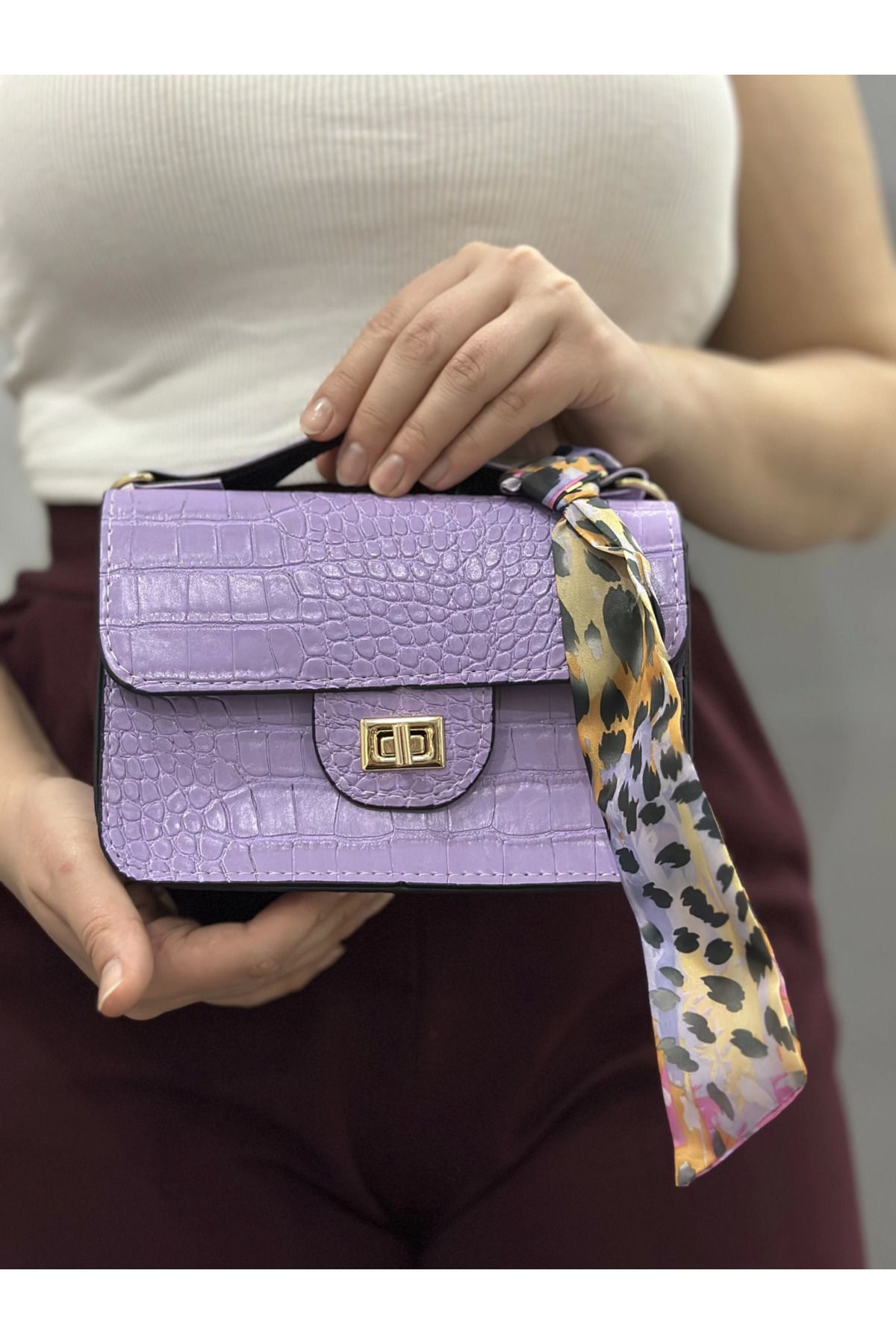 FASHIONLINE Jisse lila cilt çanta