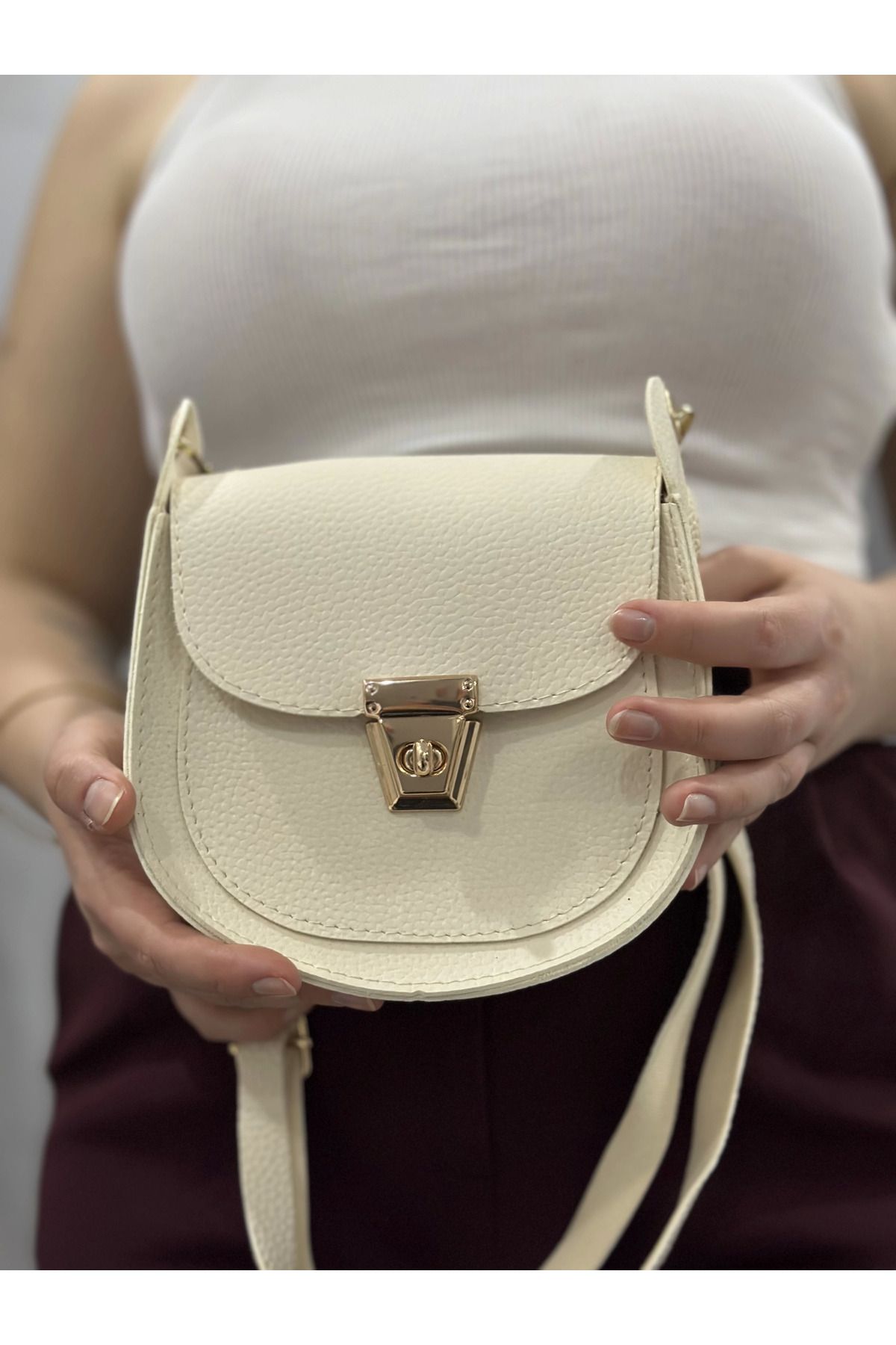 FASHIONLINE Klasik kapaklı bej cilt çanta