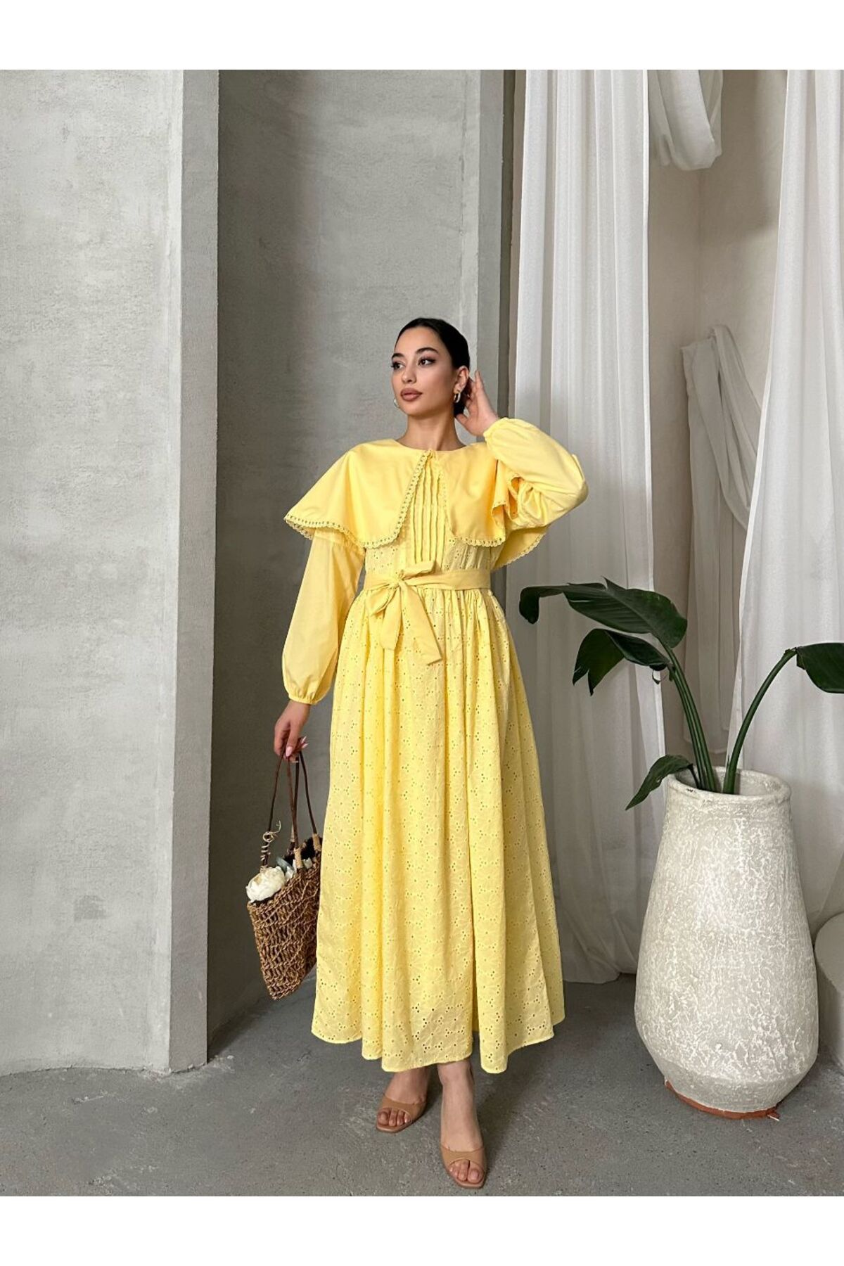Castivo Fashion Fular Yaka Gipür Detaylı Kuşaklı Poplin Elbise