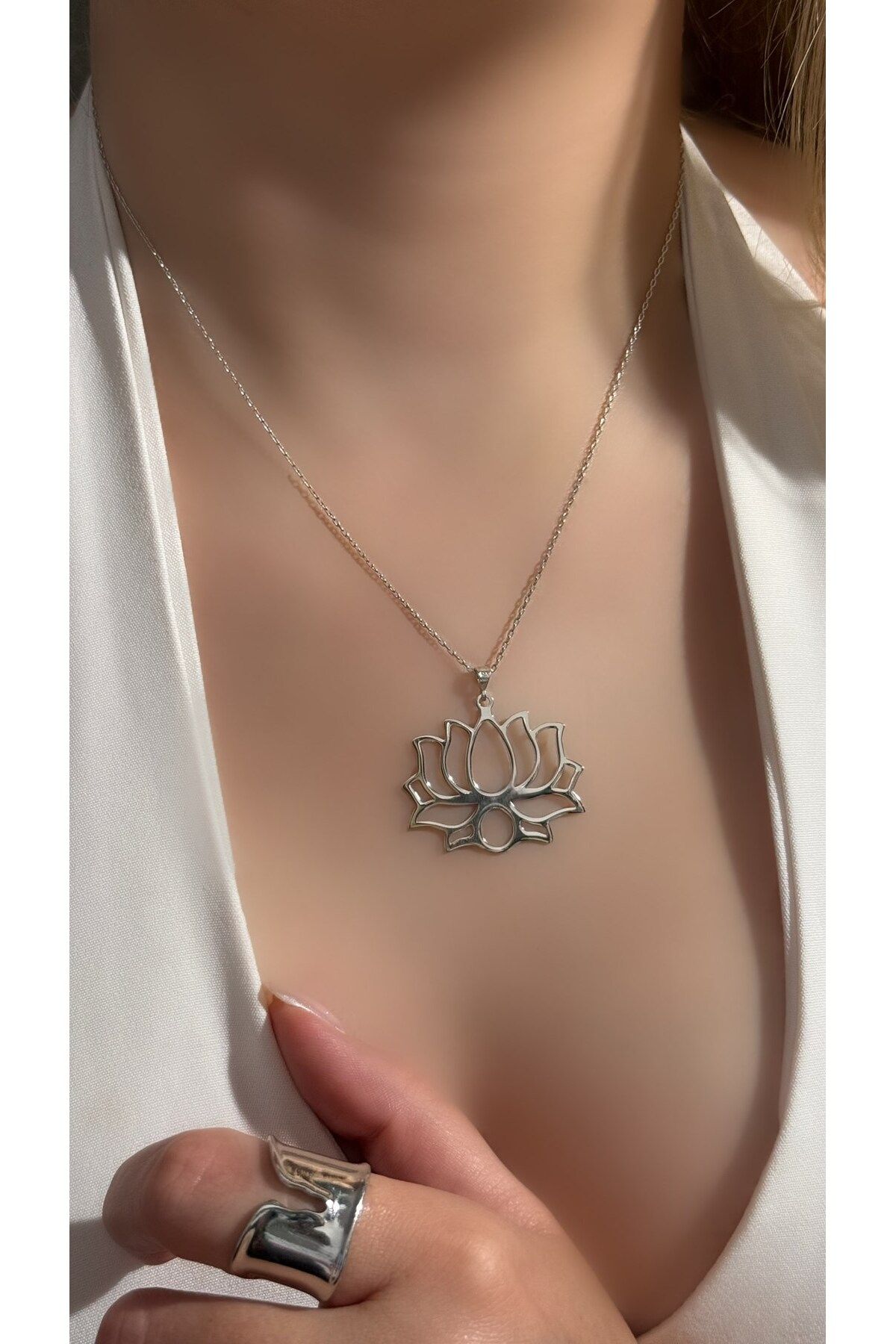 Luna Argento BÜYÜK LOTUS YAŞAM ÇİÇEĞİ KOLYE 925 AYAR GÜMÜŞ