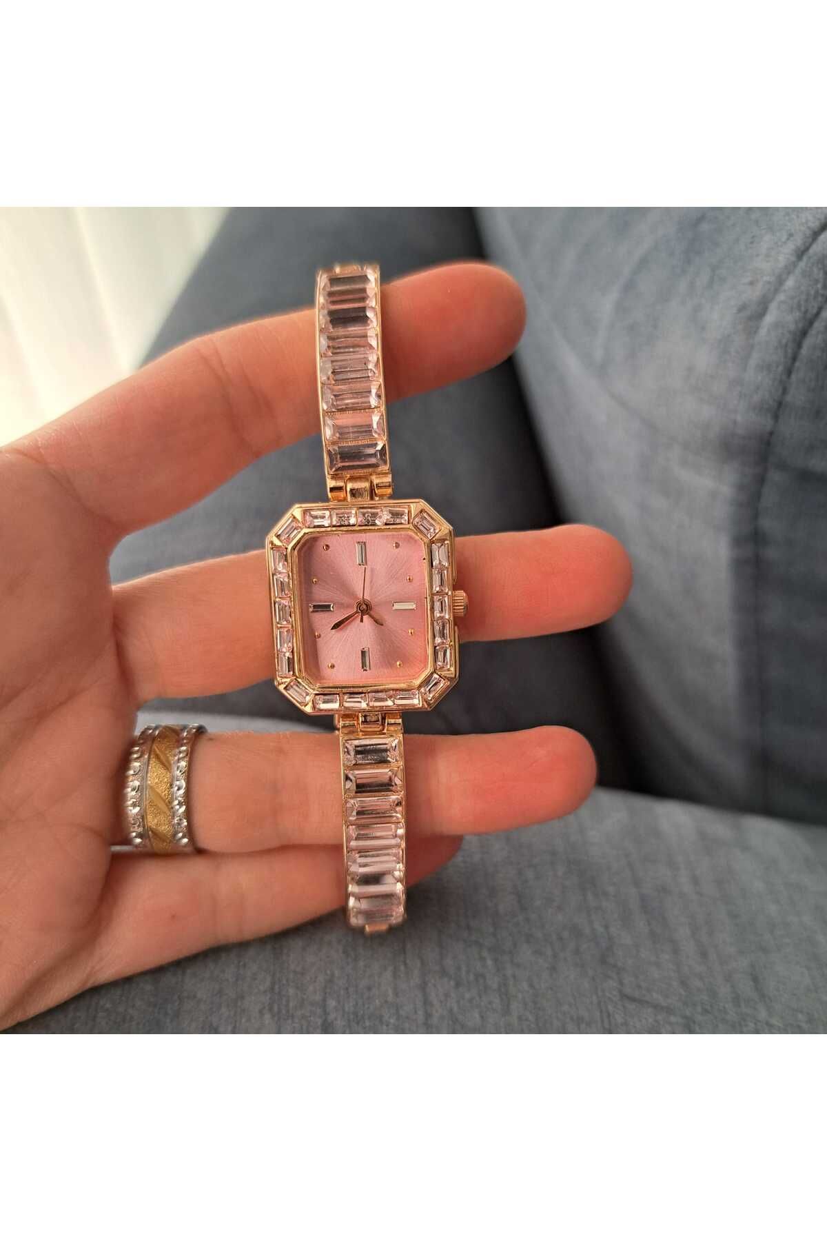 Clup Polo PARLA PEMBE TAŞLI ŞIK KADIN KOL SAATİ