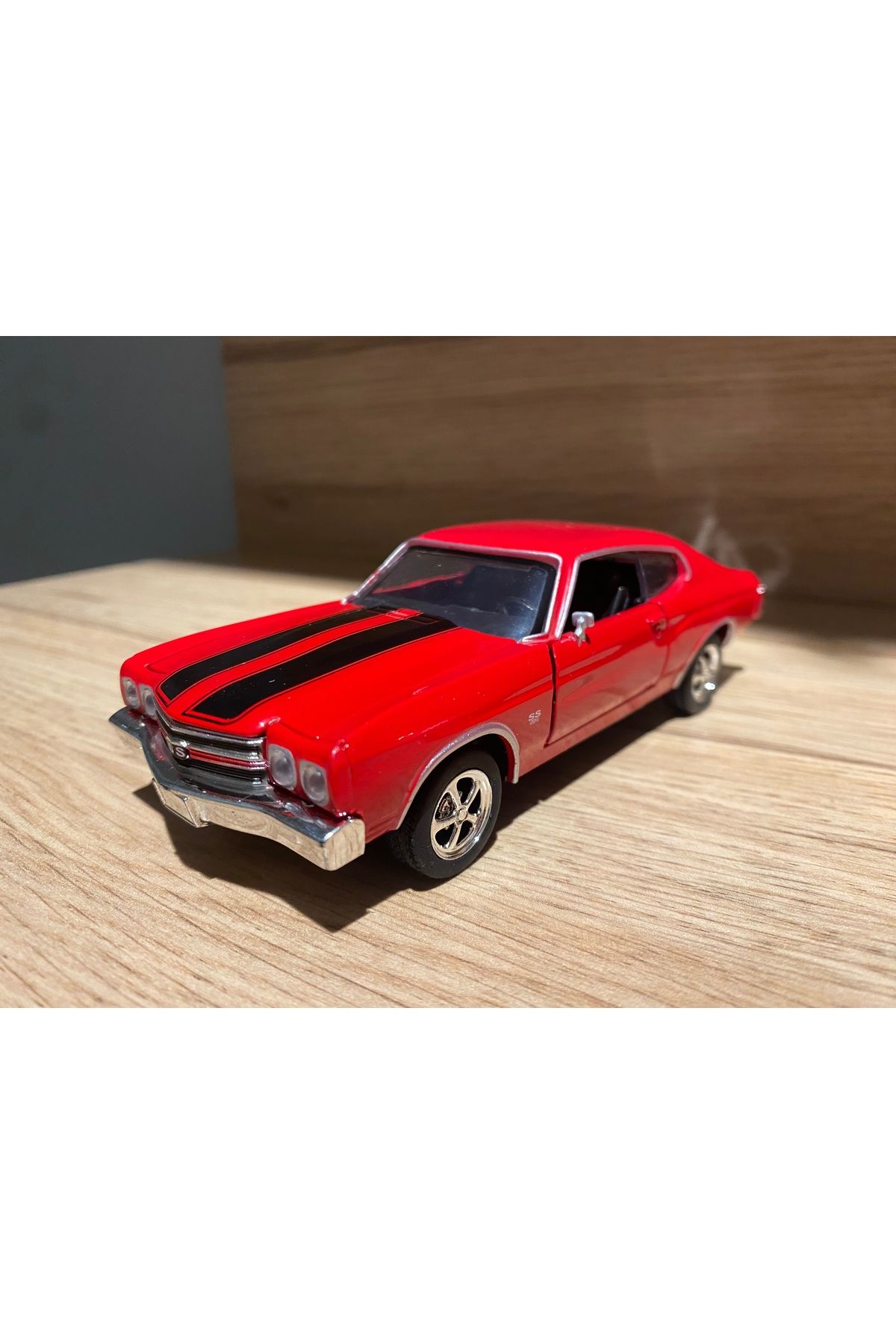 liss çarşı Klasik 1970 Chevy Chevelle Koleksiyonluk 1:32 Model Araba Kaput ve Kapılar Açılan Marka Bandrollü