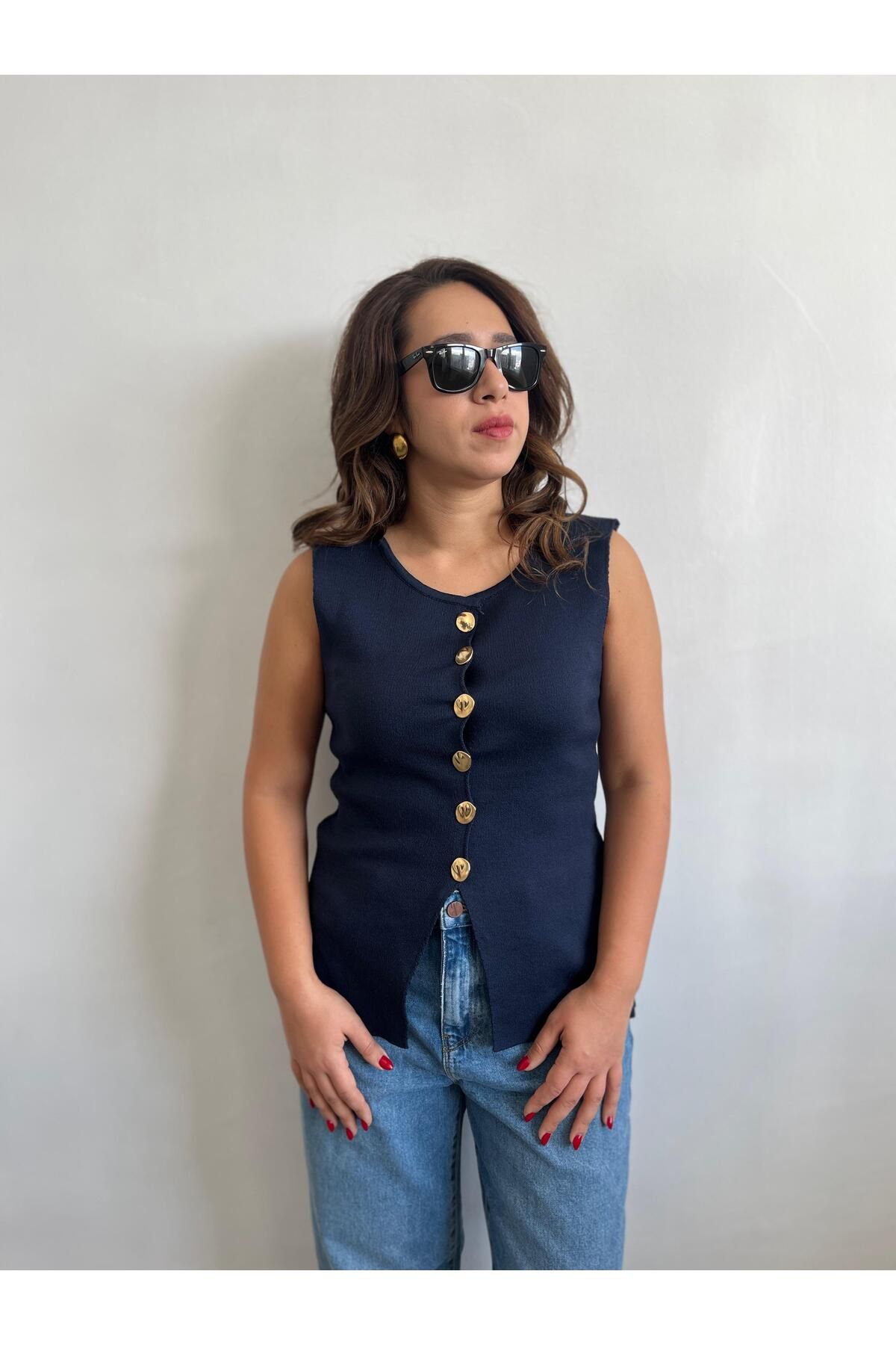 Gizybutik Gold Düğmeli Triko Yelek
