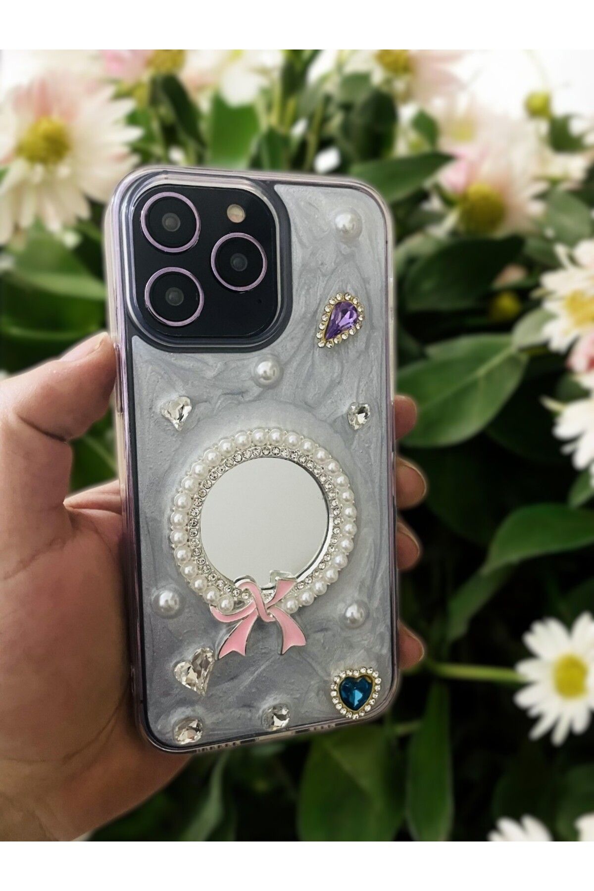TG CASE STORE İPhone 16 Pro Max Aynalı Fiyonk Desenli Taş Detaylı Telefon Kılıfı