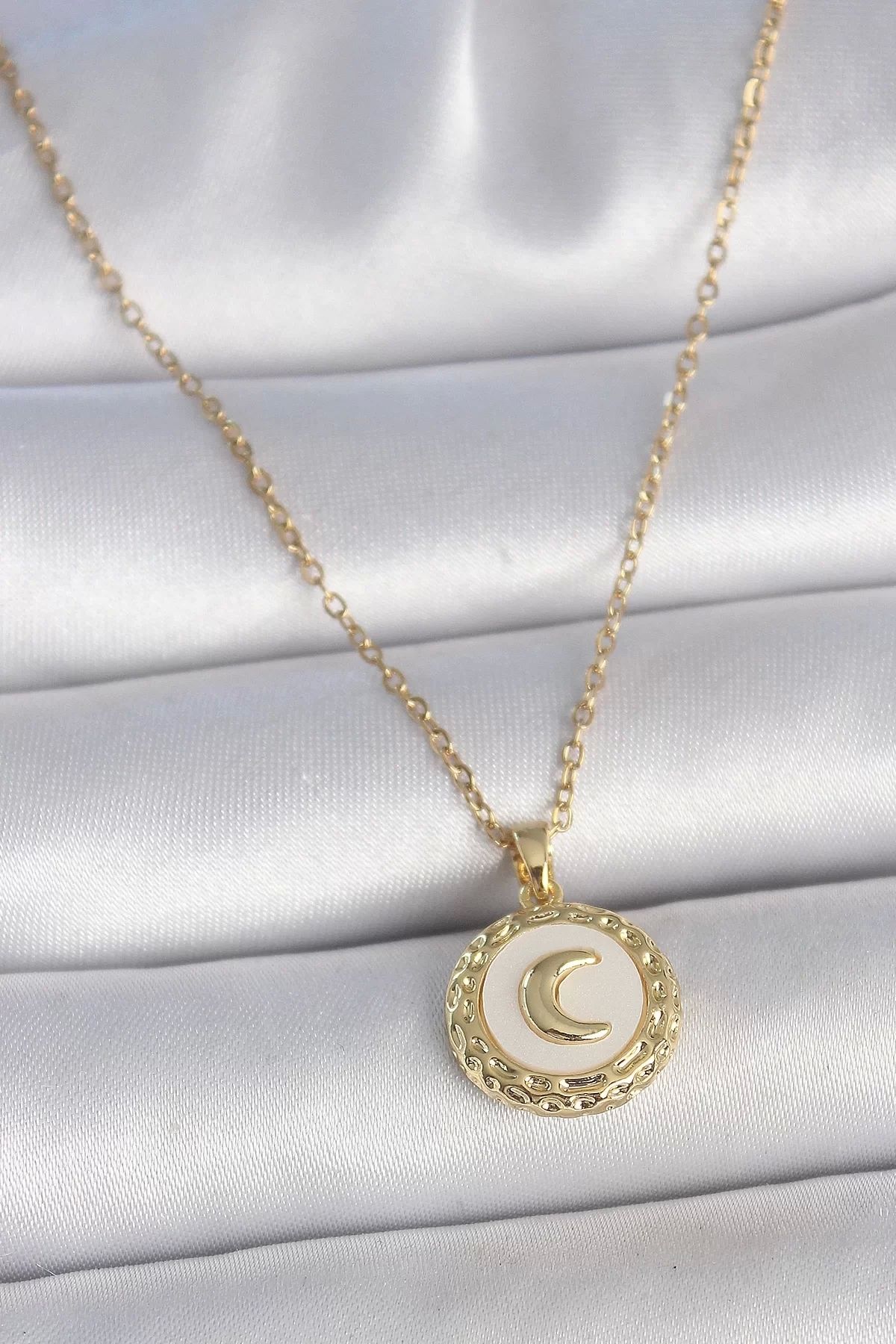 Clariss 316L Çelik Gold Renk Zincir Beyaz Mineli Hilal İşlemeli Madalyon Model Kadın Kolye