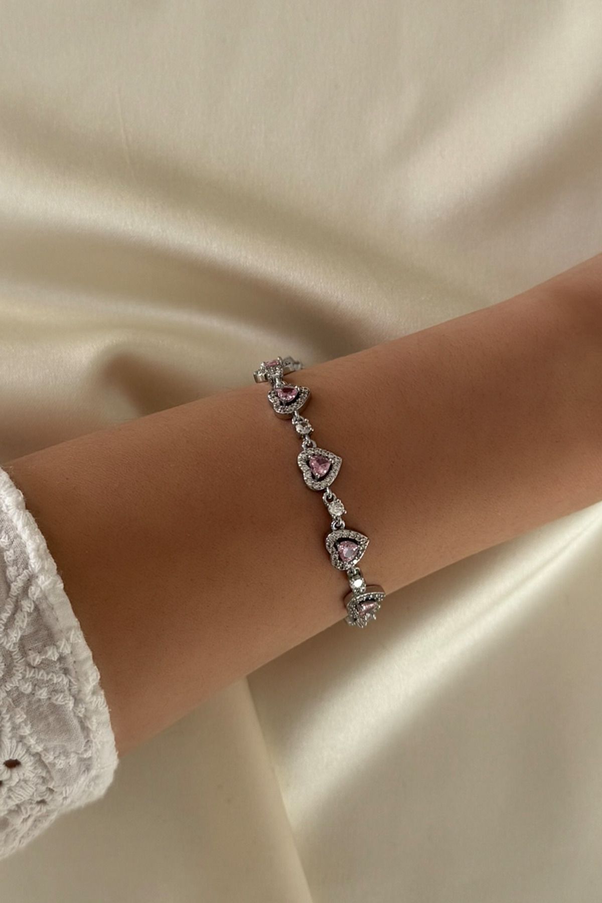laria jewelry VIP Pembe Taşlı Kalpli Bileklik