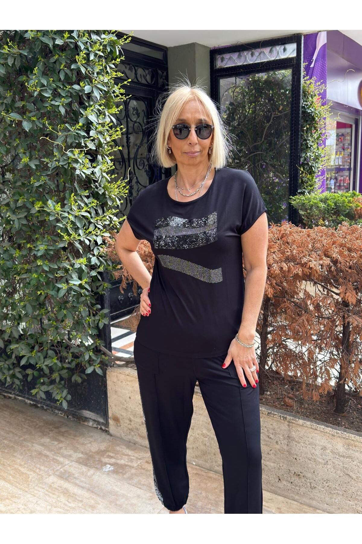 DAIDO Sırt Detaylı Taşlı Tshirt