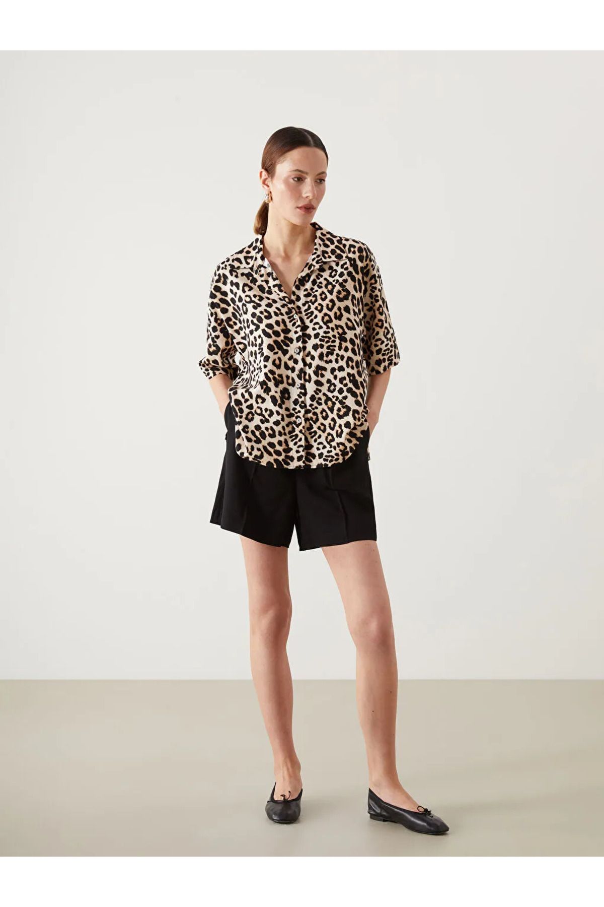 LC Waikiki LCW Vision Siyah Loose Fit Keten Karışımlı Kadın Şort