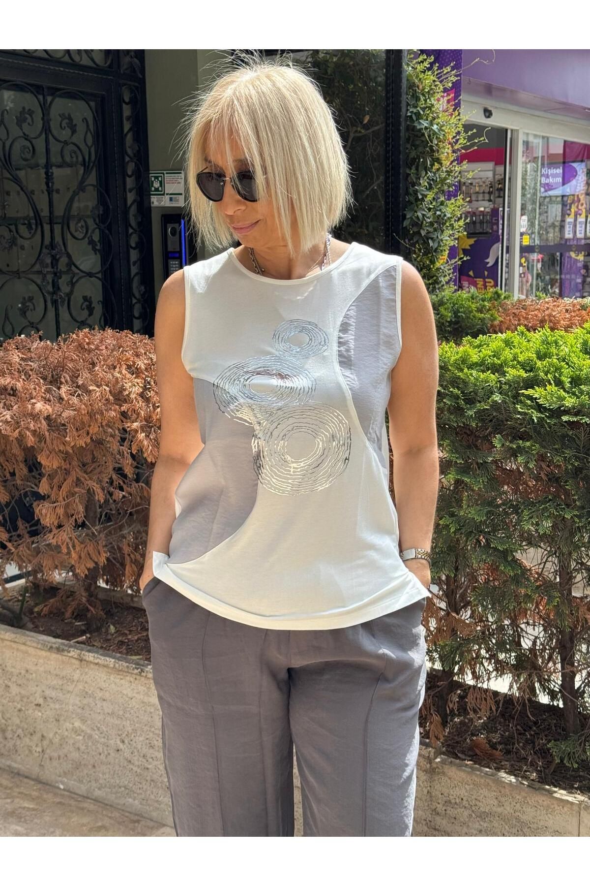 DAIDO Yuvarlak Yaka Gri Garnili Varaklı Tshirt