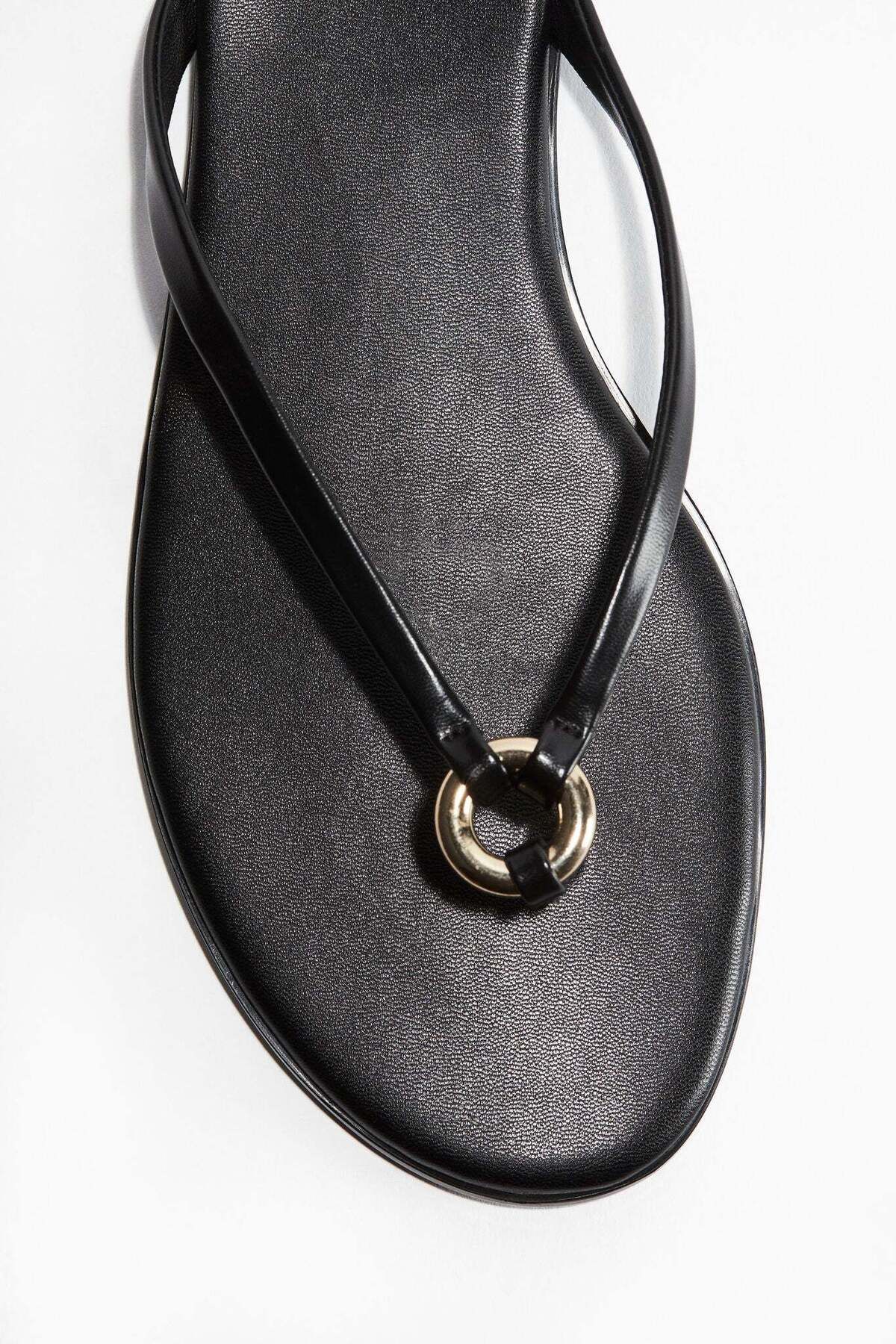 H&M-Ring-detail Flip-flops 1