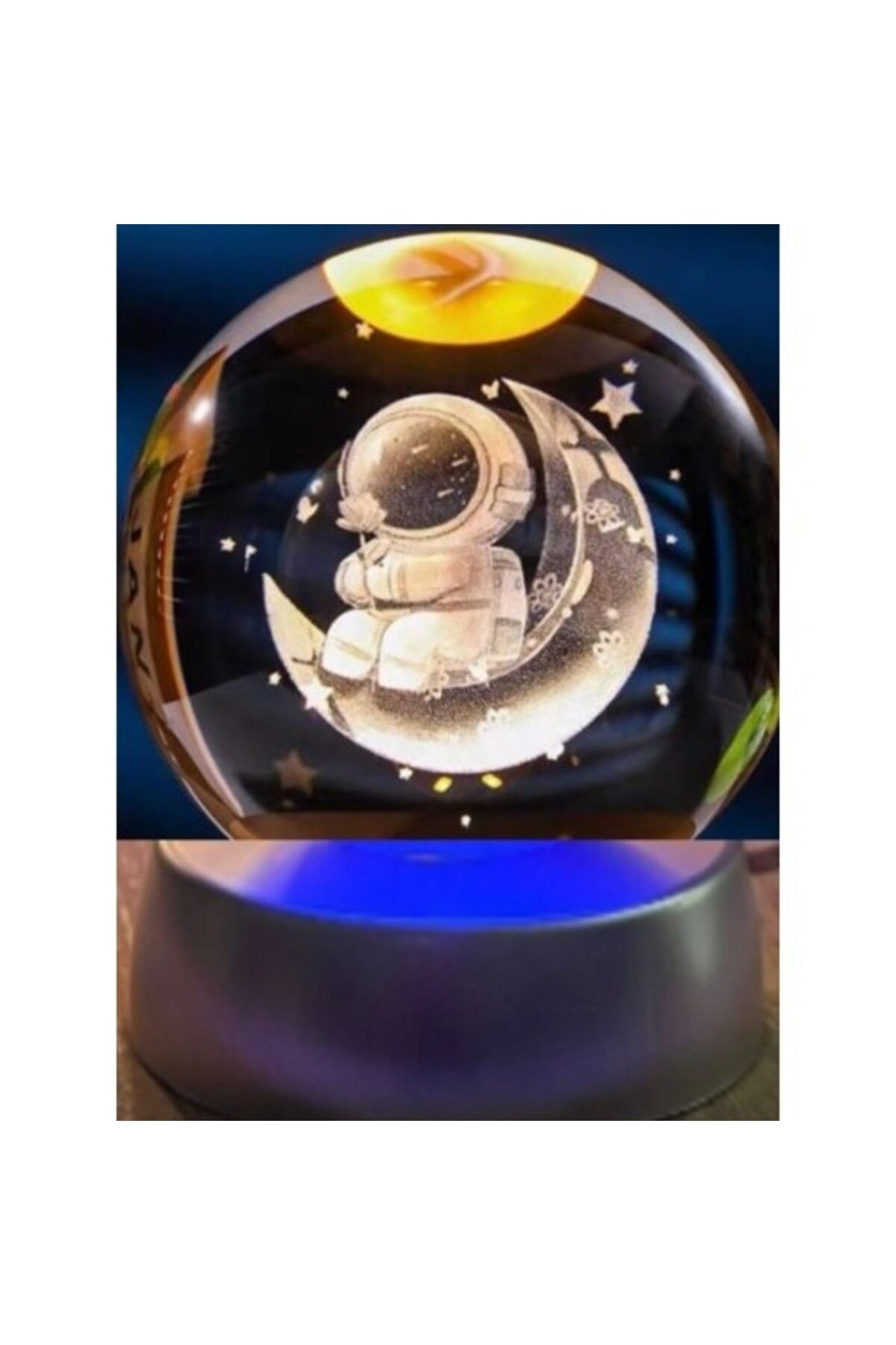 Shop58 Dekoratif Ay Üstünde Astronot Tasarımlı Plastik Altlıklı Cam Küre