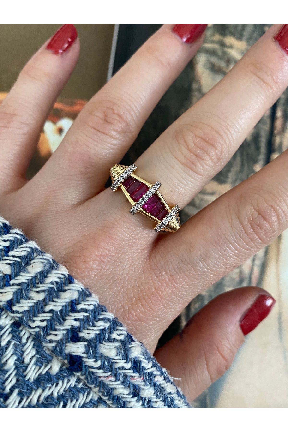 Pinery Jewels Renkli Taşlı Üçgen Alttan Ayarlamalı Kadın Yüzük